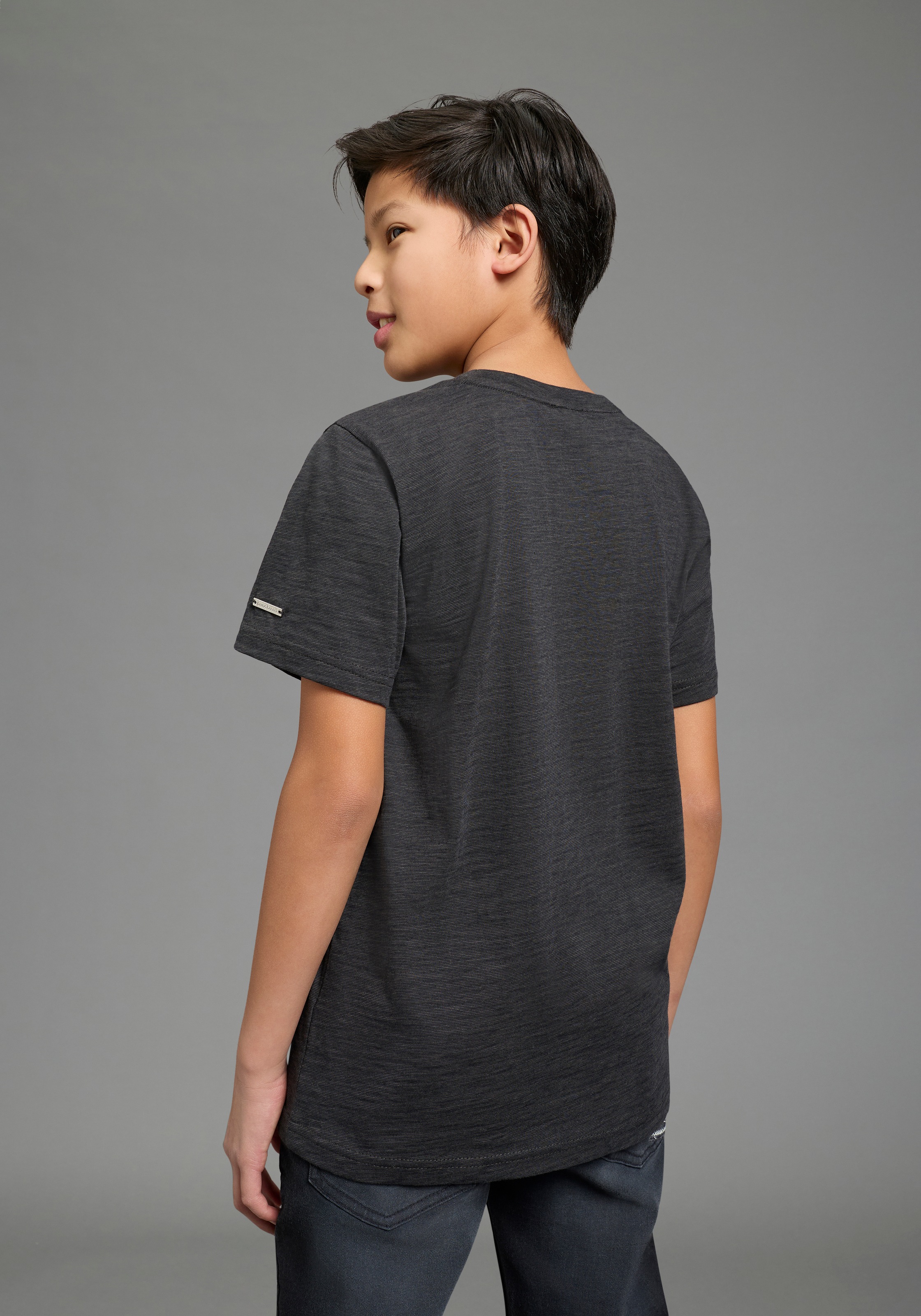 Bruno Banani T-Shirt »Shirt in Melangeware und Logo-Print für Jungen« Basic Passform, Kurzarm, Rundhalsausschnitt, aus Baumwolle