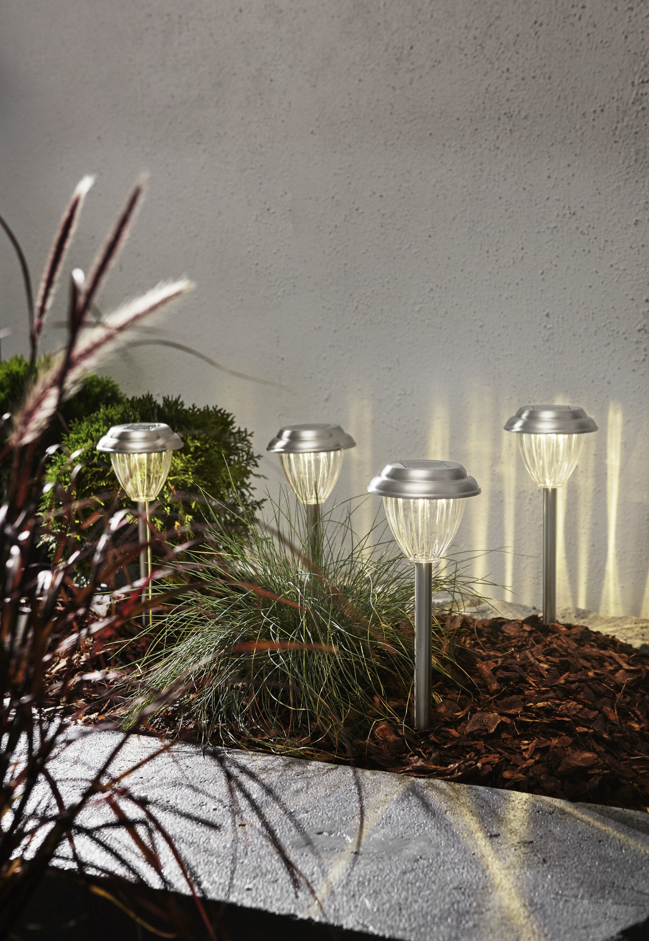 Parforce Traditional Hunting LED Solarleuchte »Solar-Wegleuchte Palma« LED-Board 4 Stk. Warmweiß 4er-Set Solar-Wegeleuchten, Dämmerungssensor