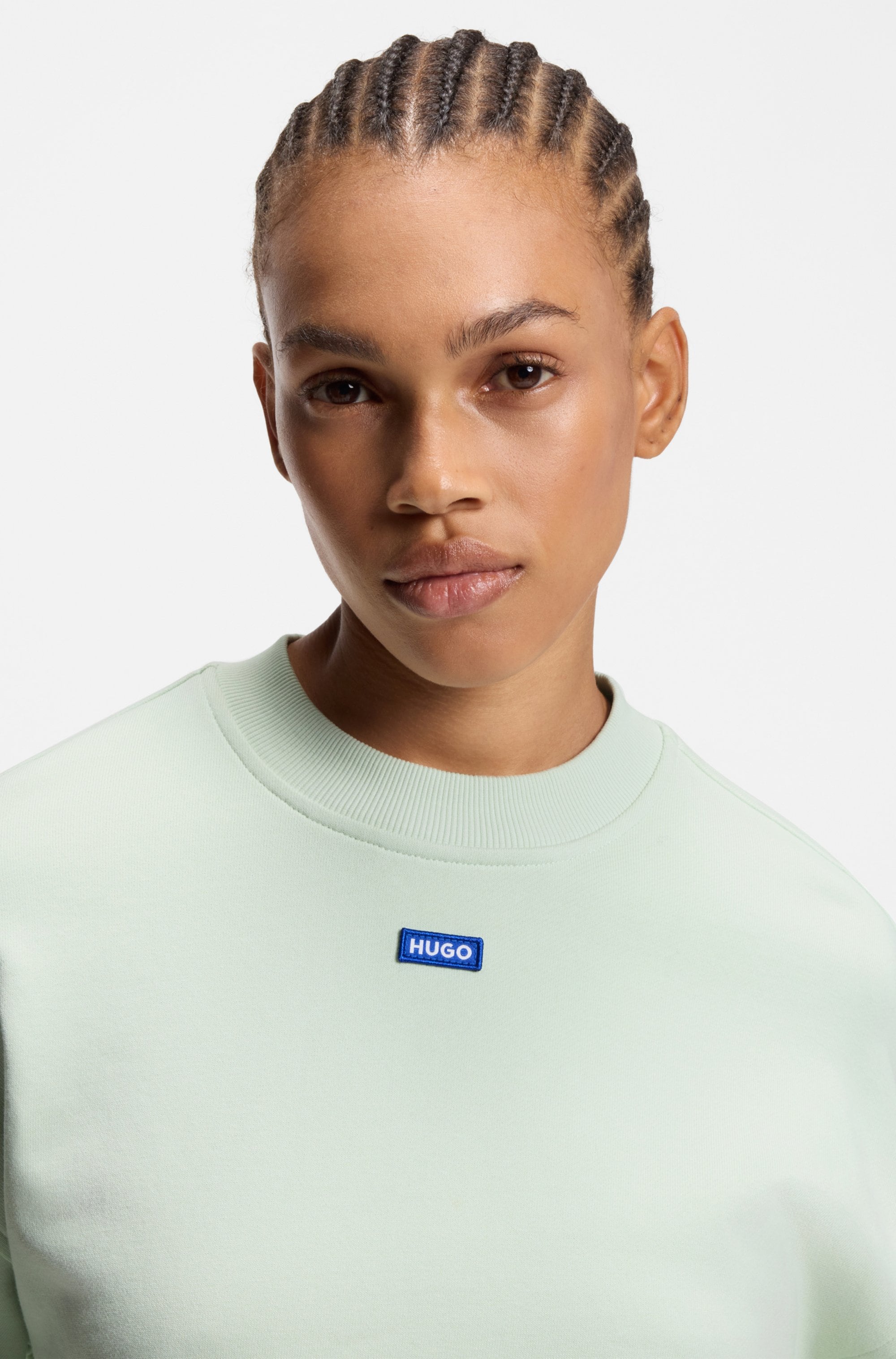 HUGO Blue Sweatshirt »Delessa« mit Logoaufnäher