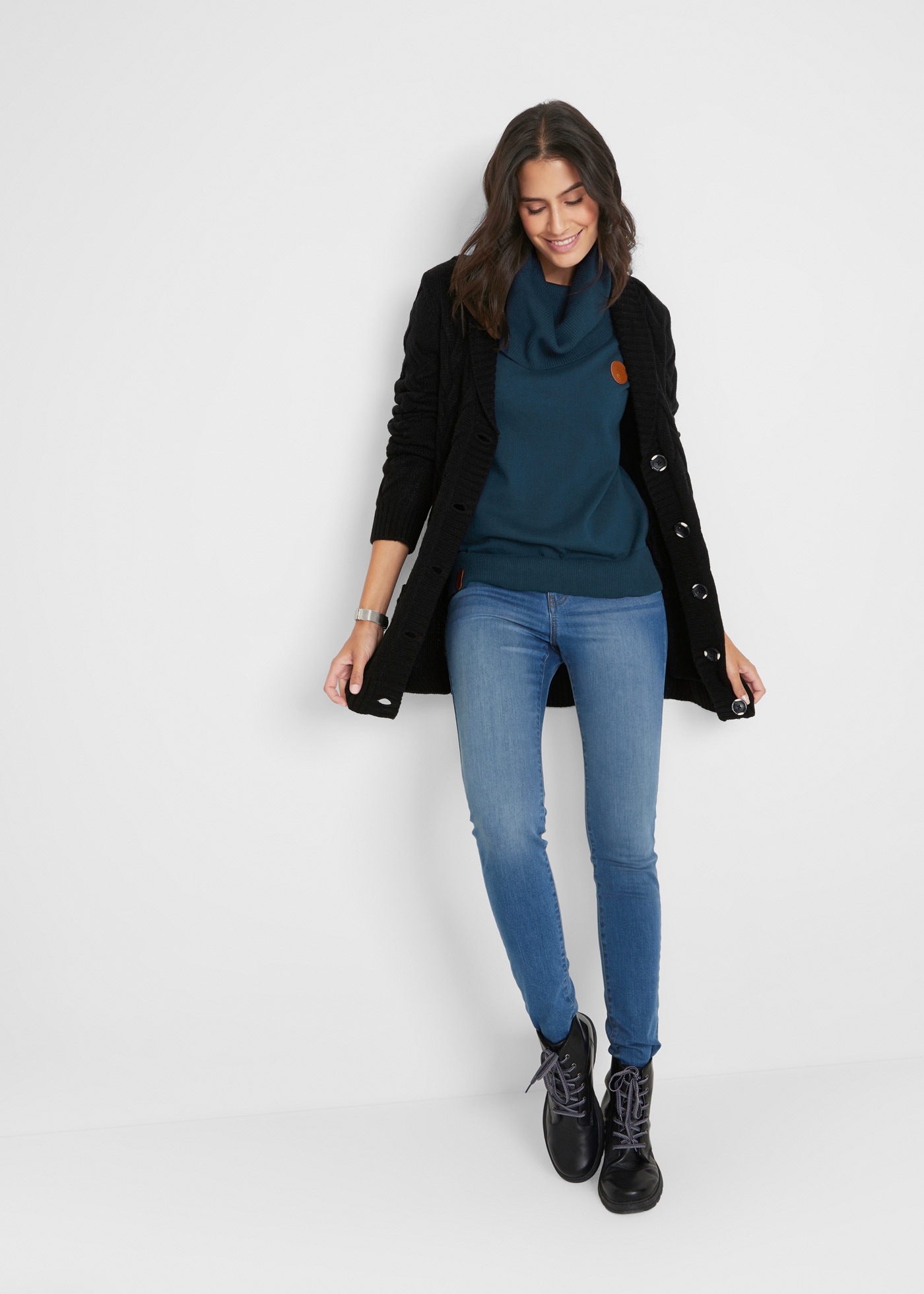 bonprix Strickpullover »Feinstrickpullover mit weitem Kragen« aus Baumwollmischung, weiter Rollkragen, mit kleinen Leder-Details