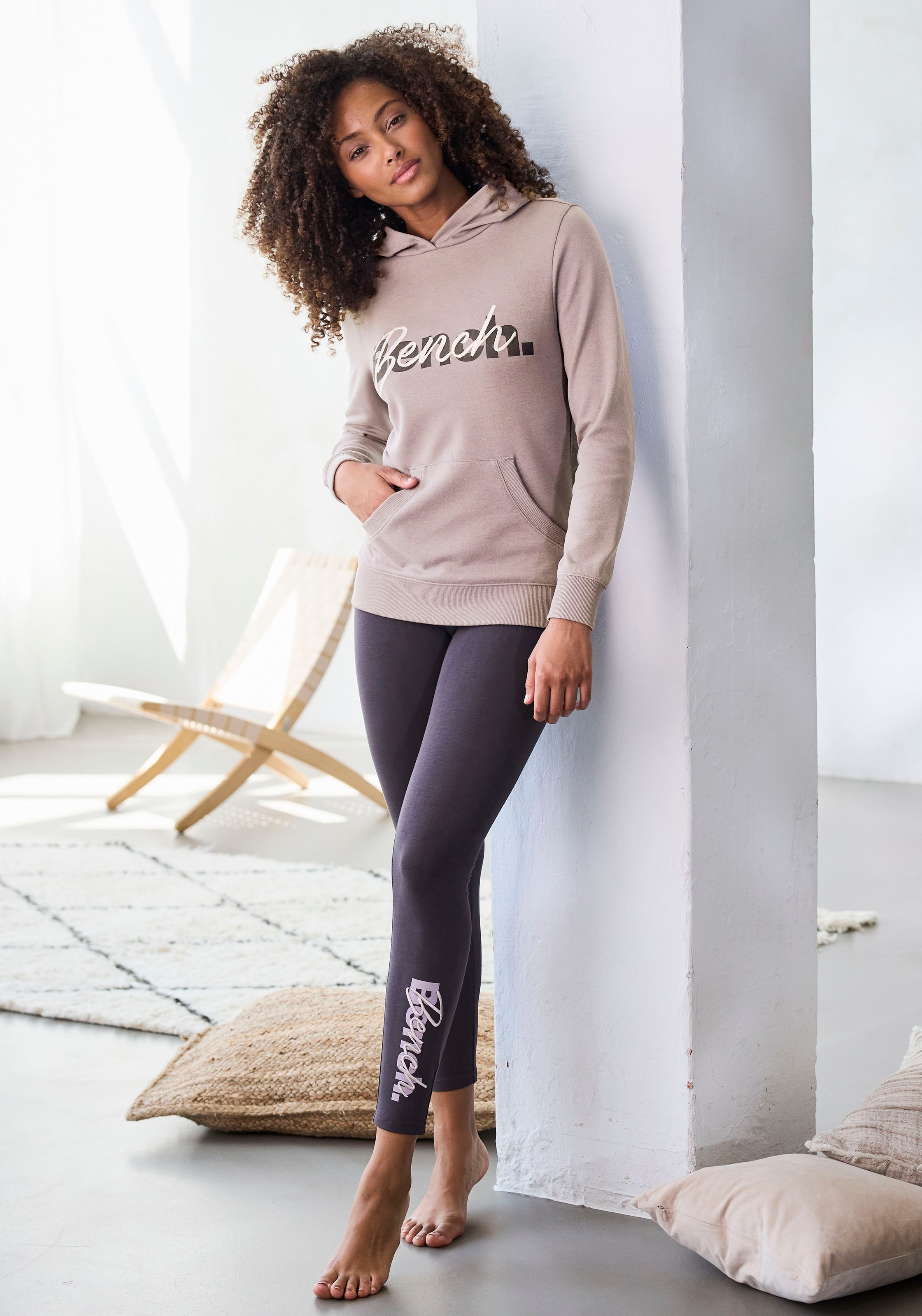 Bench. Loungewear Kapuzensweatshirt, mit Kängurutasche, Loungeanzug, Hoodie