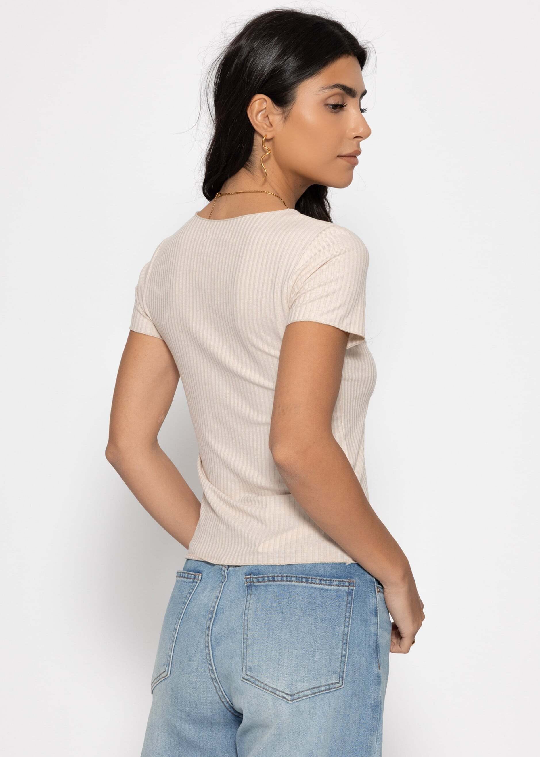 SASSYCLASSY T-Shirt »T-Shirt in geripptem Jersey« Schlichtes T-Shirt mit Rundhalsuasschnitt in körpernahem Schnitt