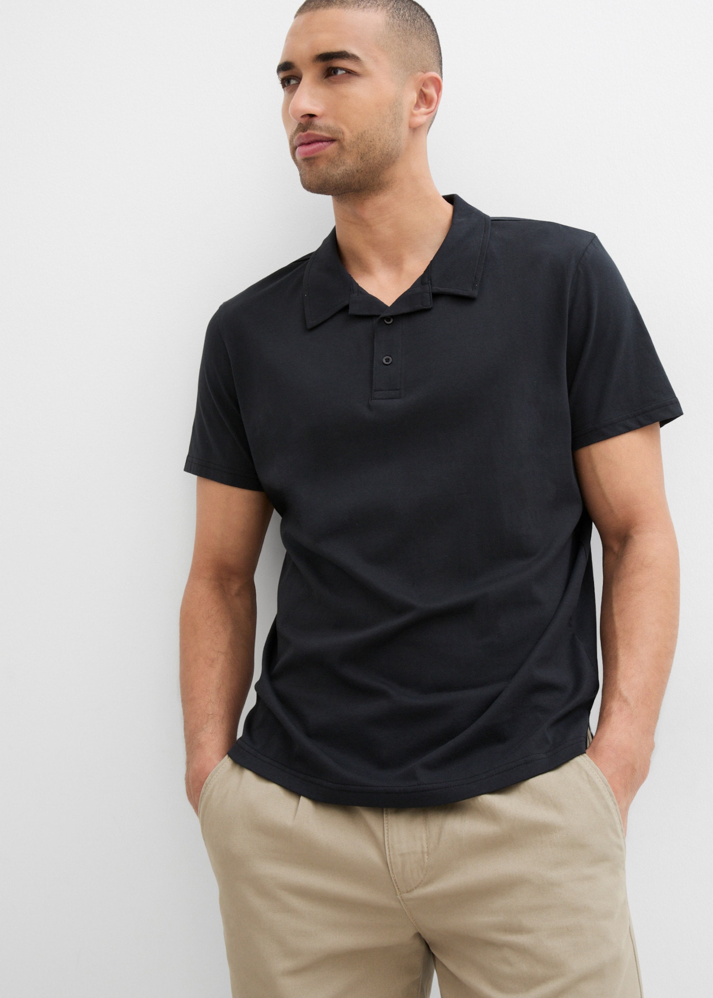 bonprix Poloshirt Basic-Form, kurze Druckknopfleiste, Umlegekragen, reine Baumwolle