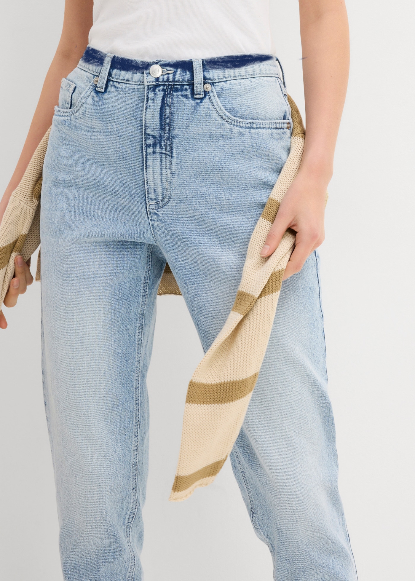 bonprix Mom-Jeans Loose Fit, Stretch-Anteil, 5-Pocket-Design