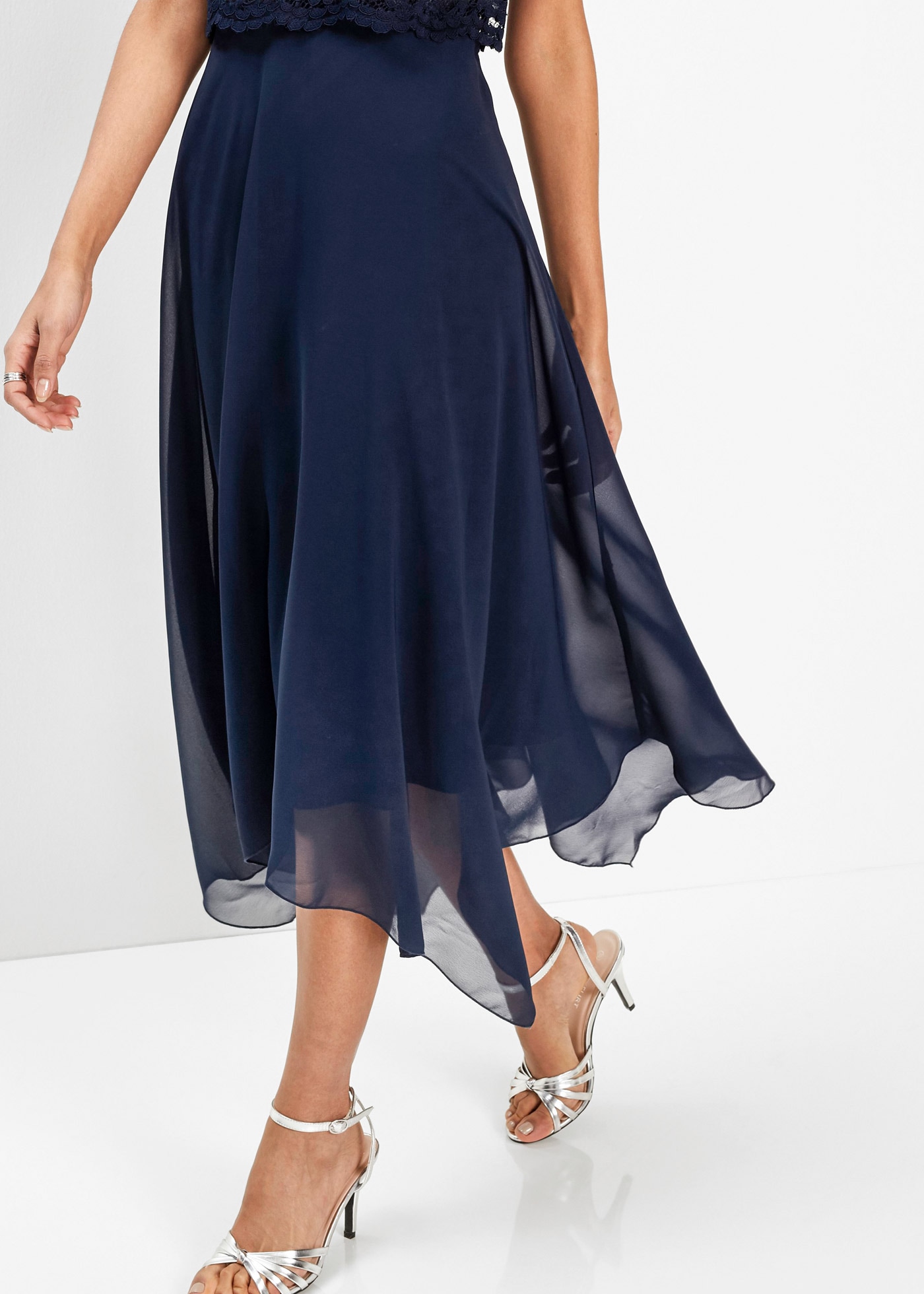 bonprix Midikleid »Midikleid aus feinem Chiffon mit Spitze« Midikleid aus feinem Chiffon mit Spitze