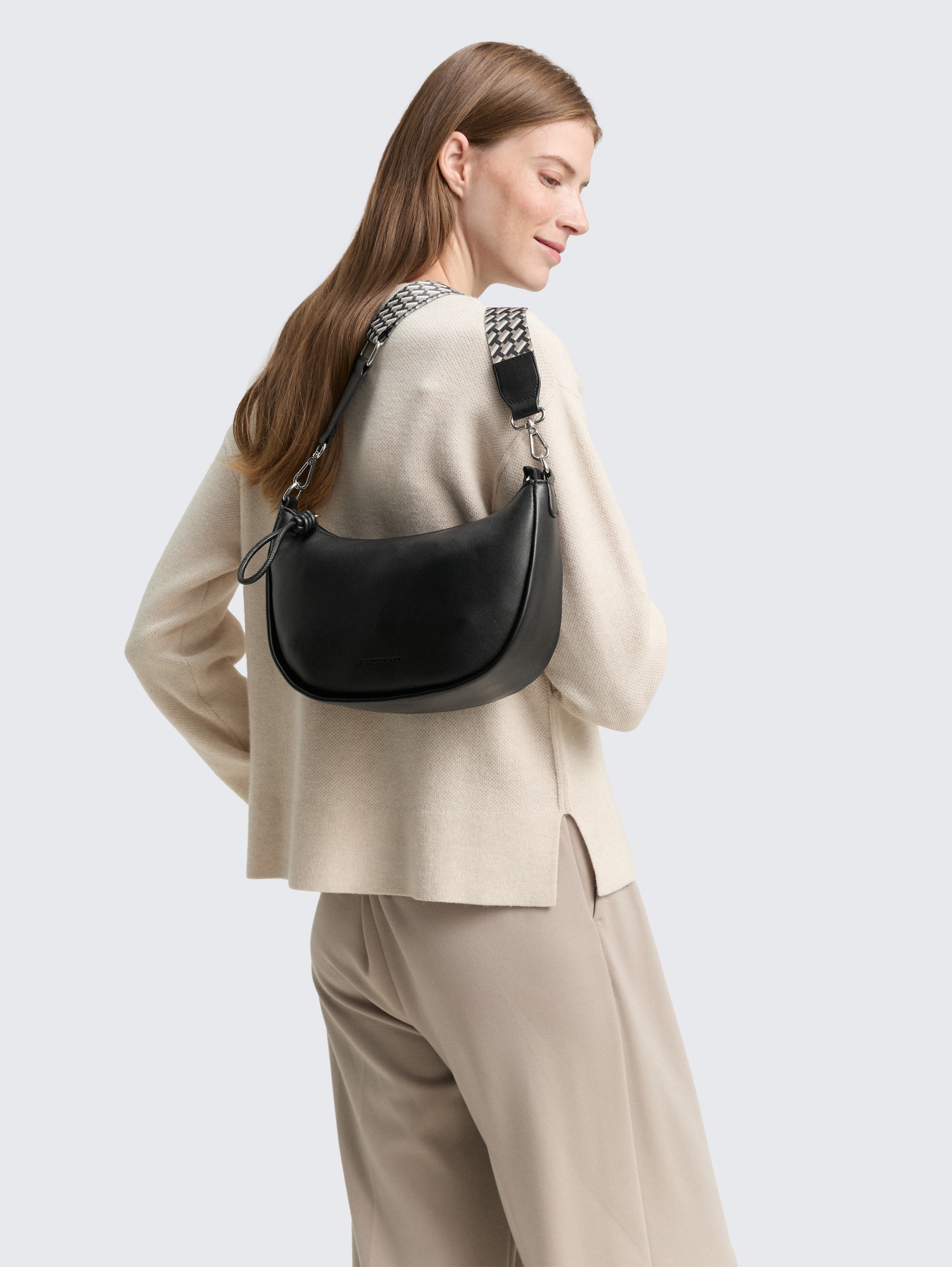 TOM TAILOR Handtasche »Tatiana«, fein gewebter dreifarbiger Gurtband mit harmonischem „T“´Logodruck