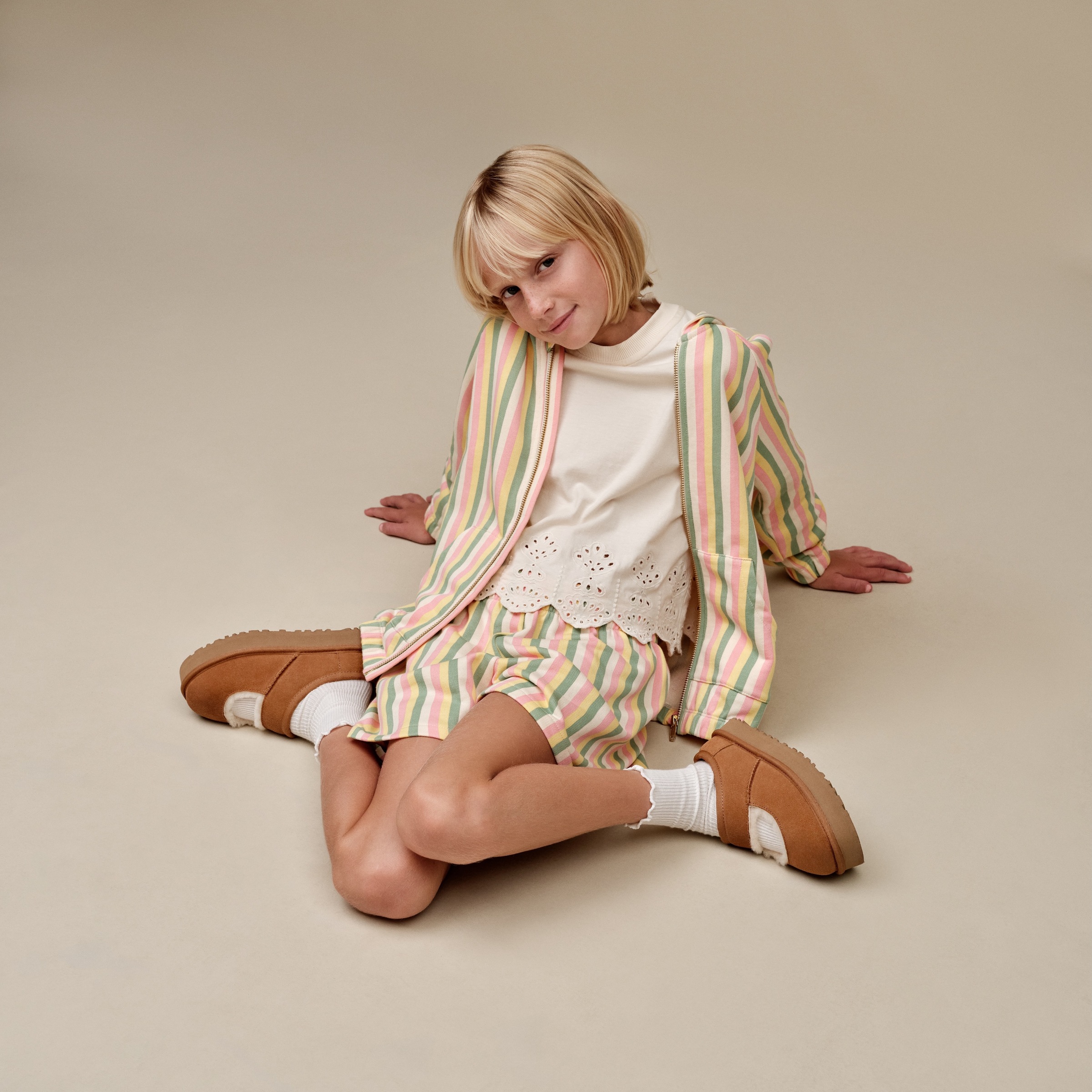 UGG Clog »KID´S BEA MARY JANE«, Plateauschuh, Schlappen, Sandale zum Schlupfen