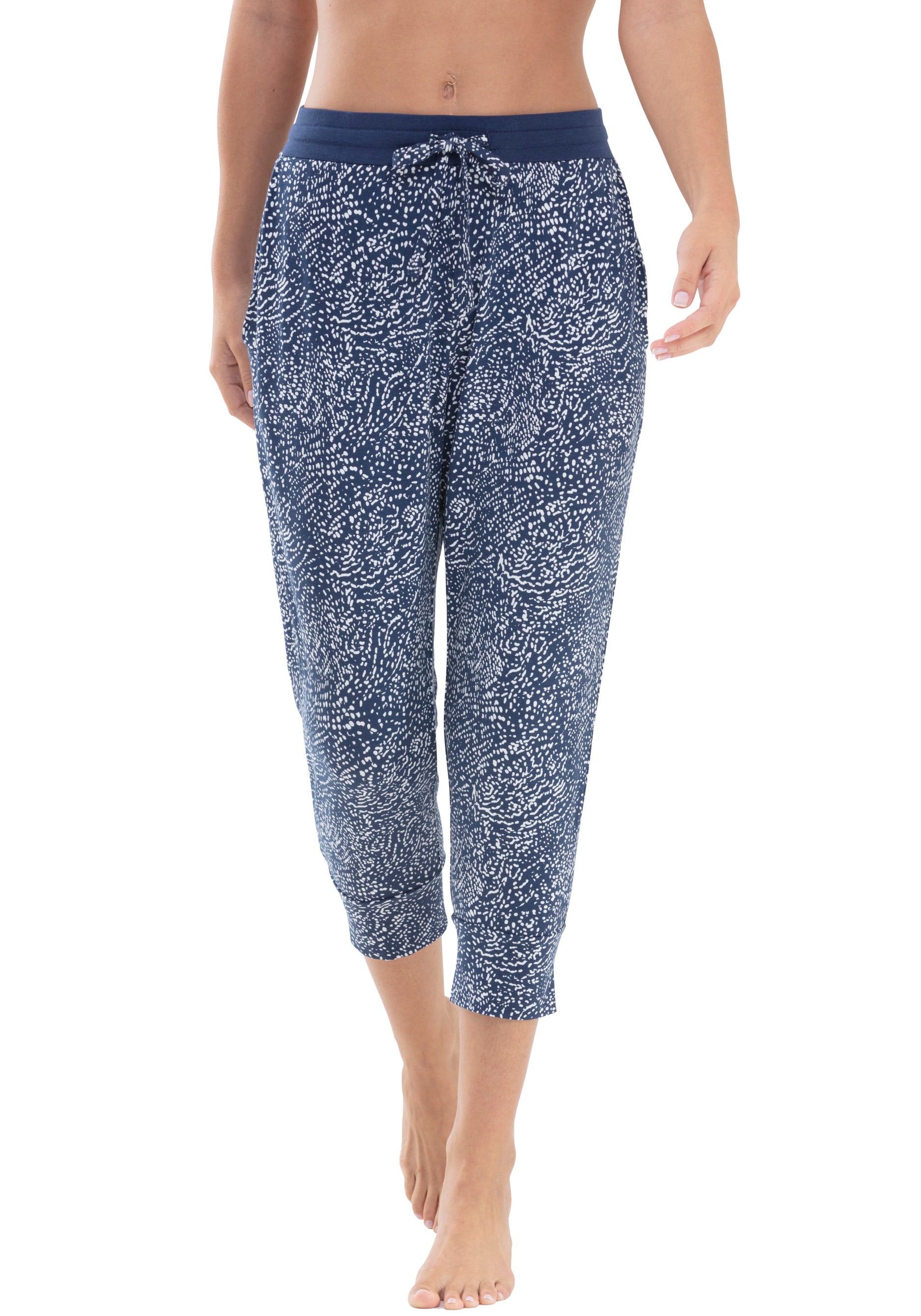 Mey Capri-Pyjama »Liah«, (Set, 2 tlg.), mit gemusterter Hose und schlichtem Oberteil