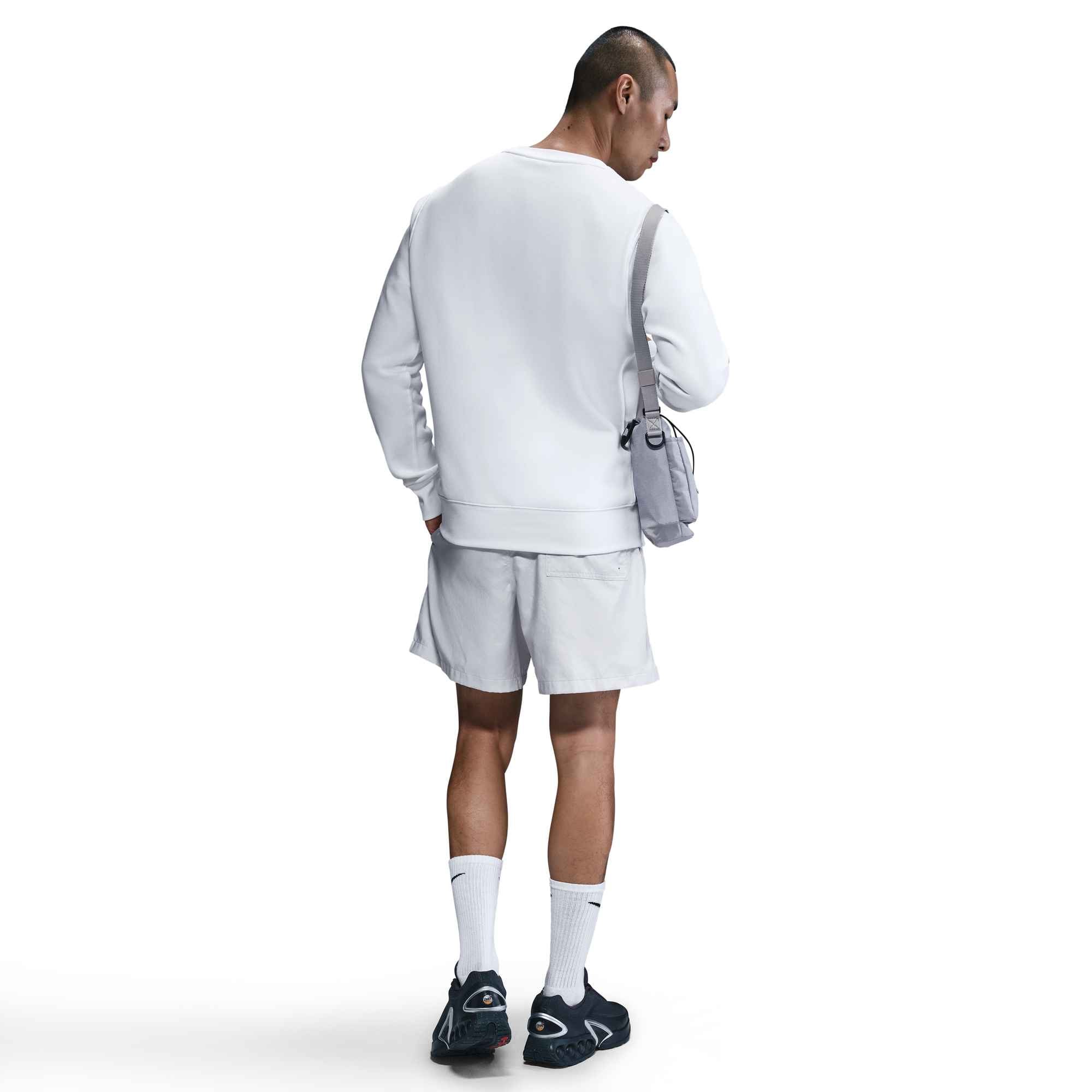 Nike Sportswear Sweatshirt »M NK CLUB BB CREW«, sportlicher Schnitt, aus Baumwolle und Polyester, kurze Ärmel
