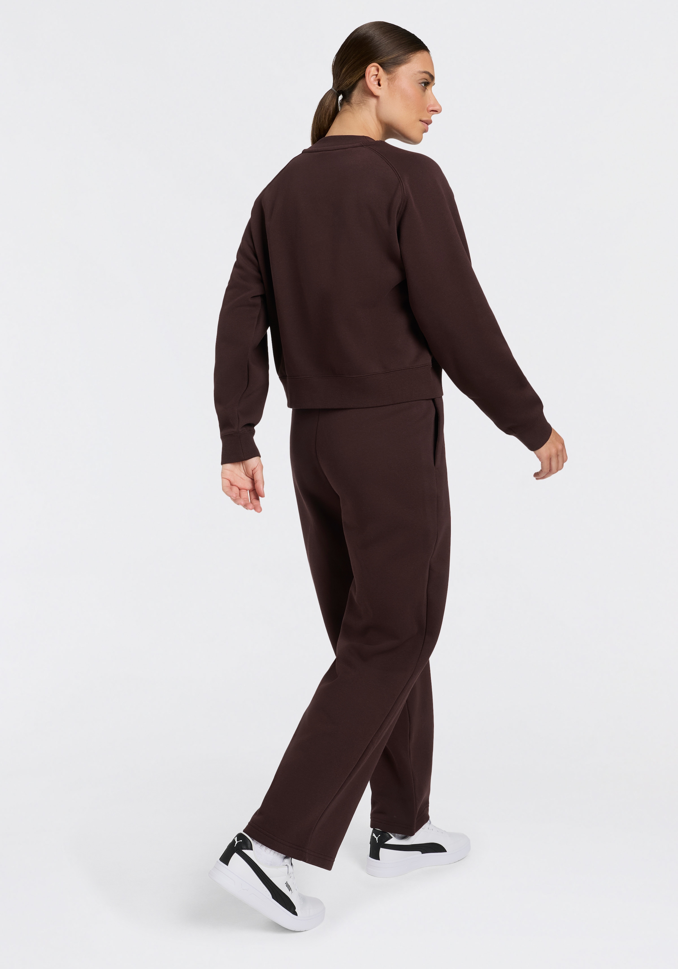 PUMA Trainingsanzug »LOUNGEWEAR STANDARD SWEAT SUITT FL CL« 2 zweiteiliges Set, mit Langarm-Oberteil, aus Baumwolle und Polyester