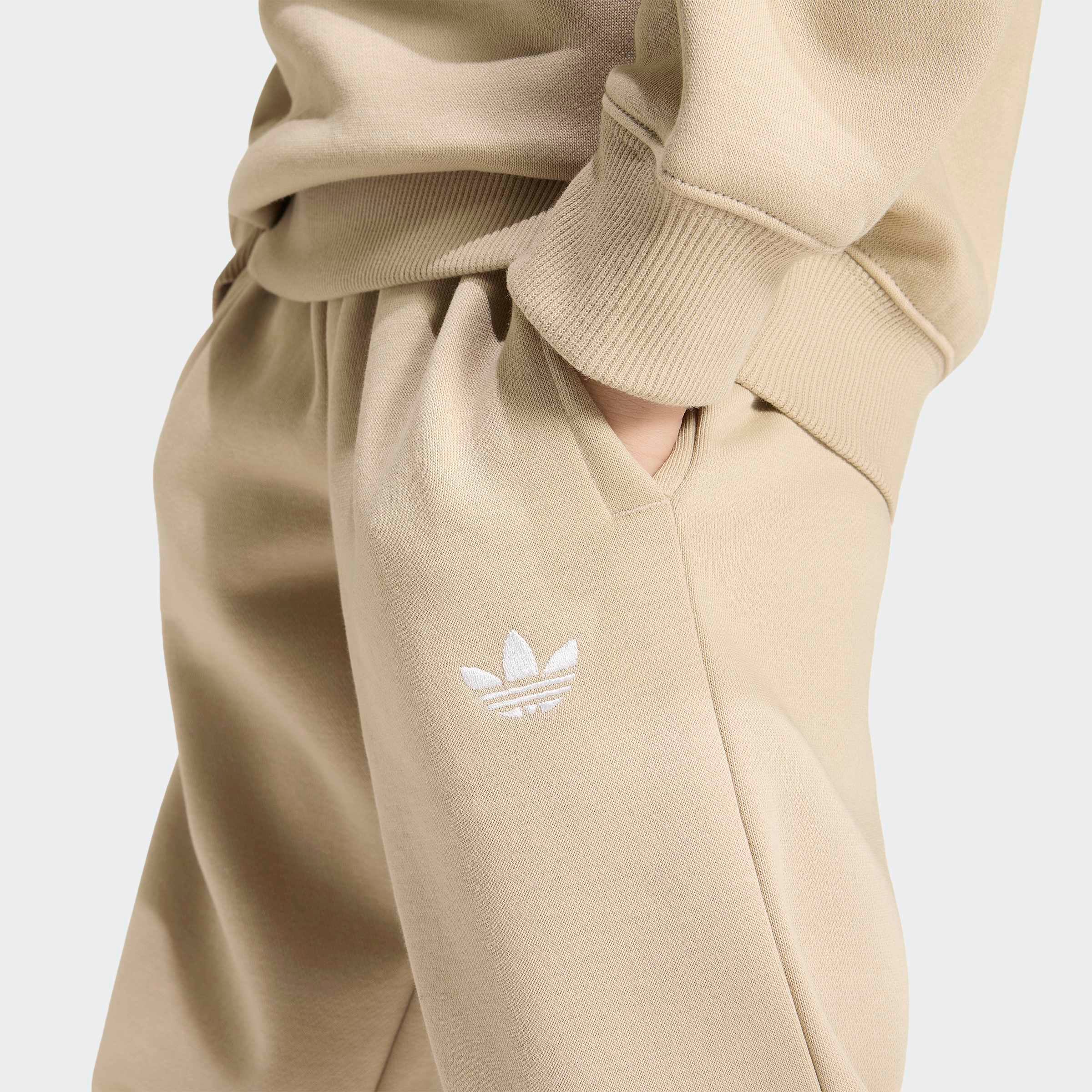 adidas Originals Trainingsanzug »CREW JOG SET« 2
