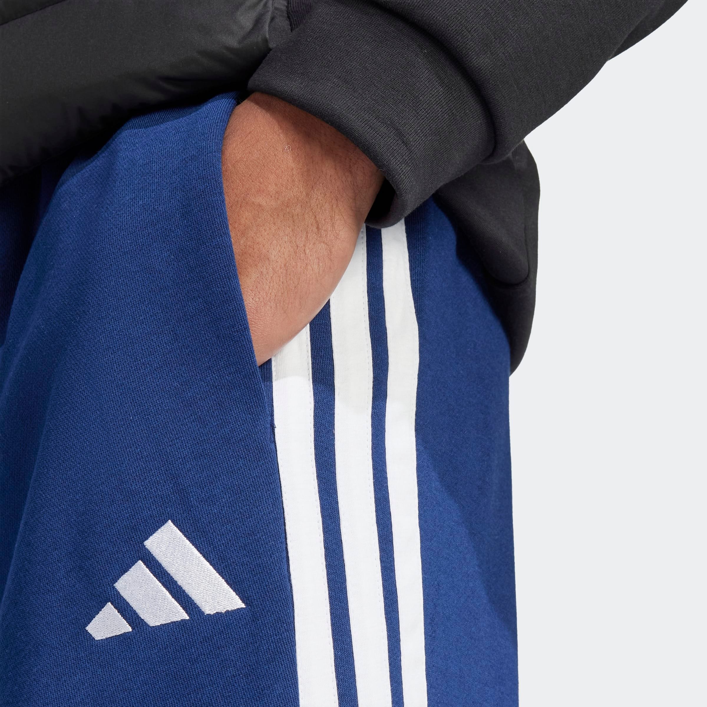 adidas Sportswear Sporthose »ESSENTIALS 3-STREIFEN OPEN HEM«  aus Baumwolle, Polyester und Viskose, offener Saum