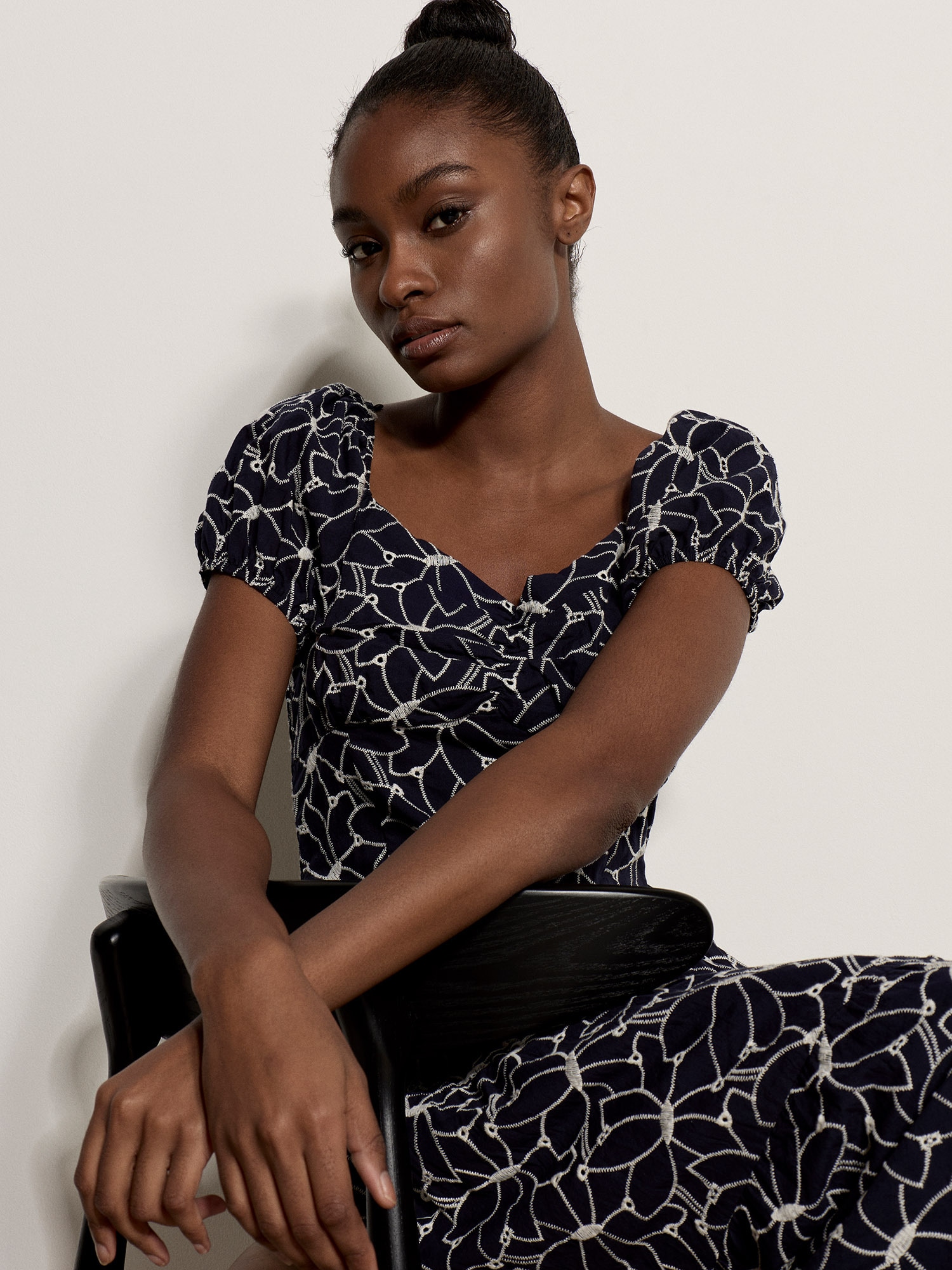 Apricot Midikleid »Midikleid« Stickerei