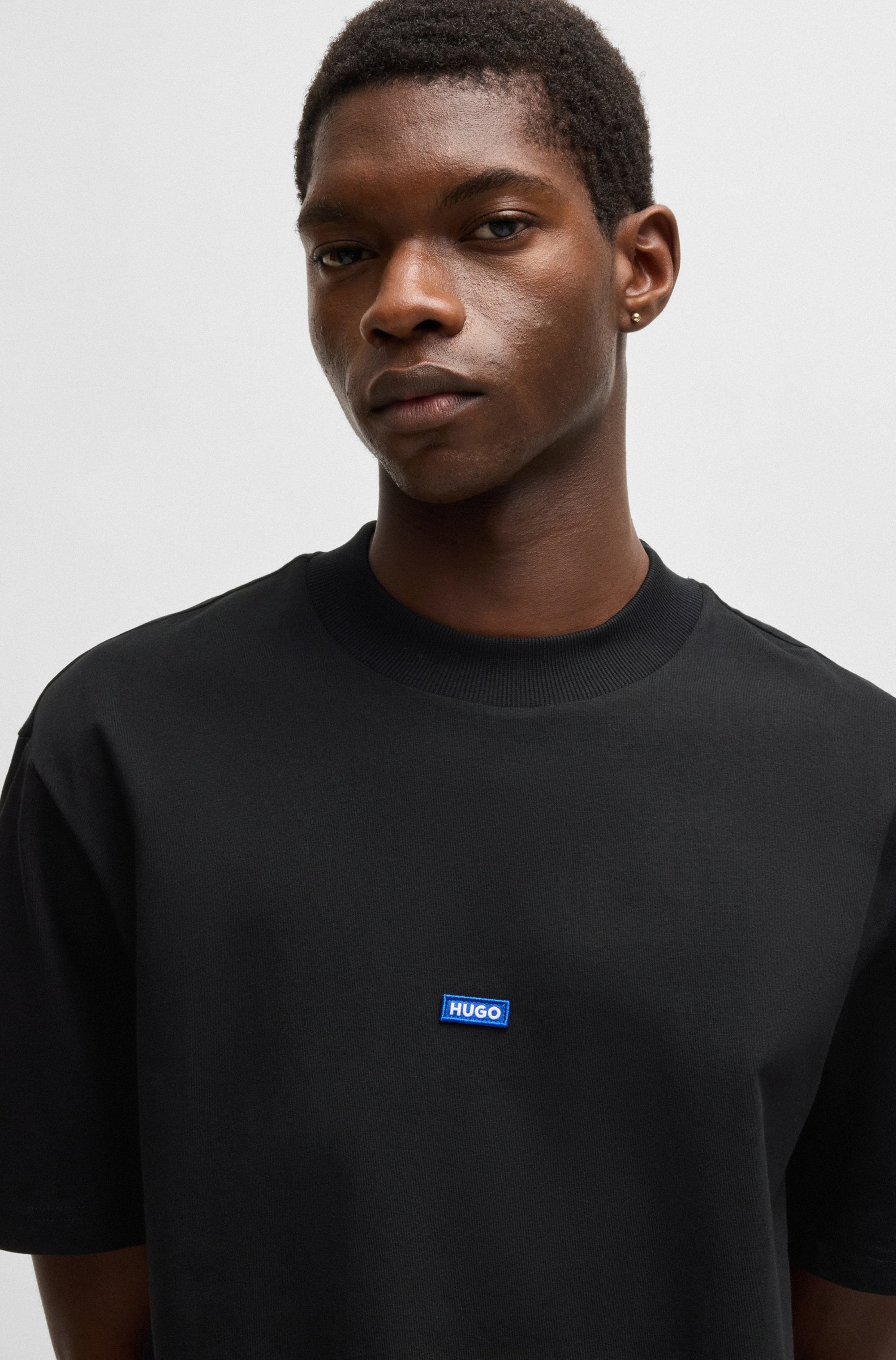 HUGO Blue T-Shirt »Nieros«, mit Logo-Patch
