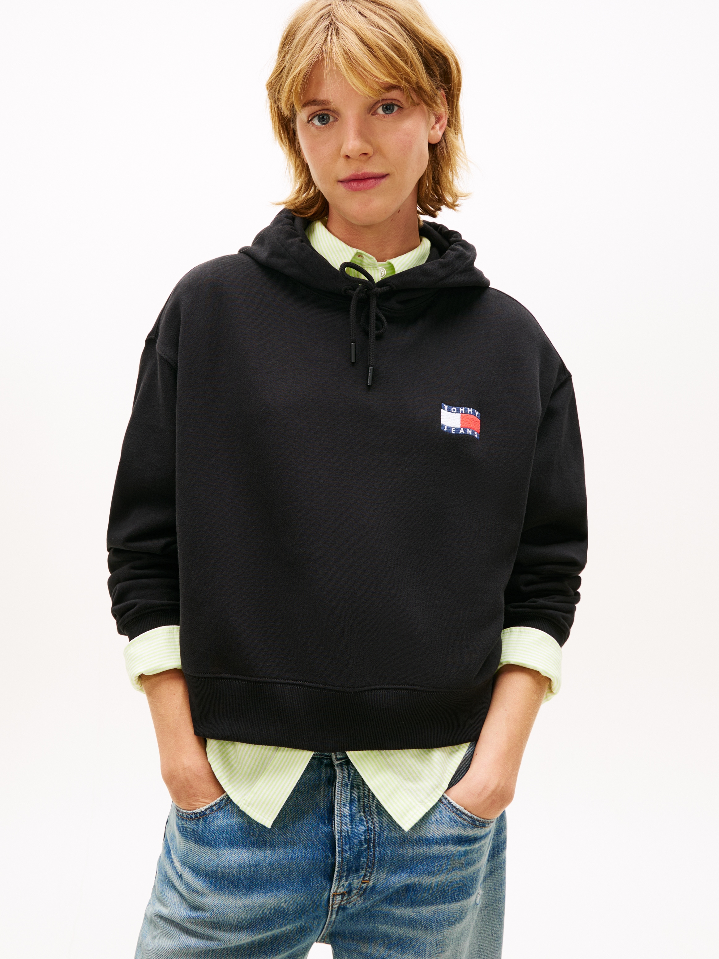 Tommy Jeans Kapuzensweatshirt »TJW RLX SH WAVY FLAG HOODIE«, im Relaxed Fit, Baumwoll-Qualität
