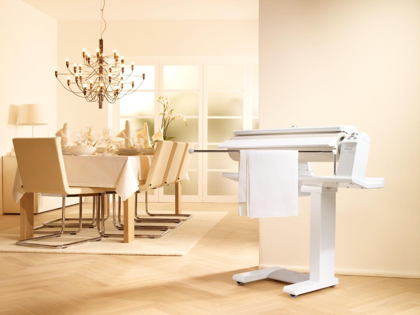 Miele Bügelmaschine »B 995 D« 2550 W Walzenbügler