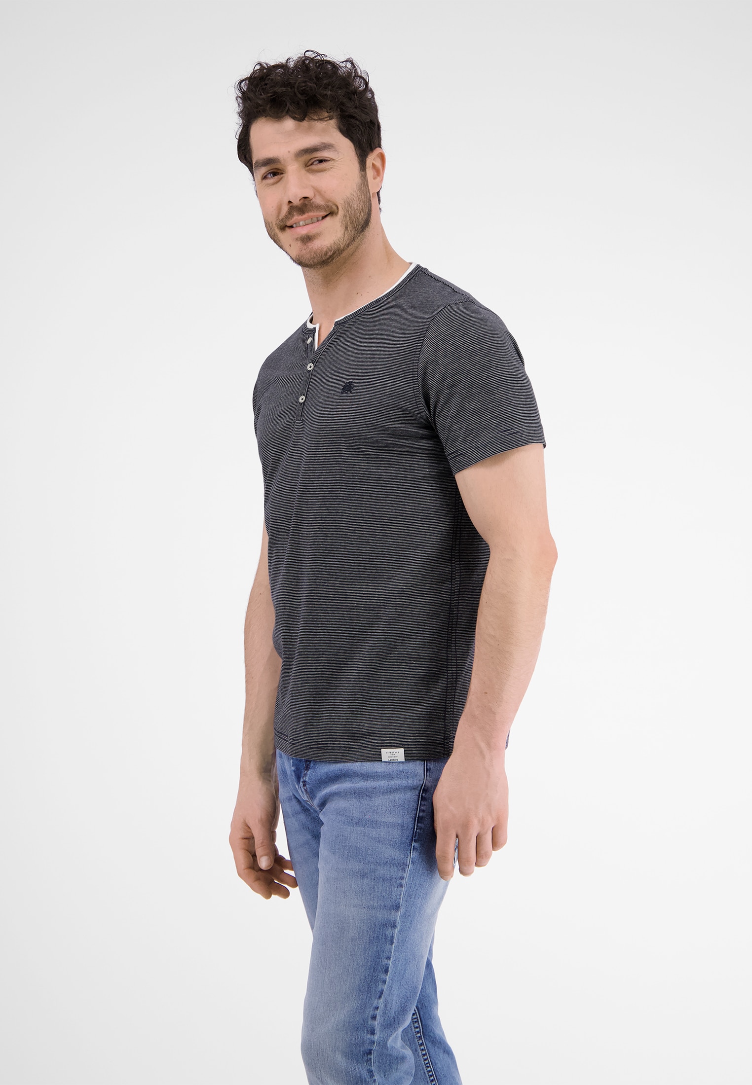 LERROS T-Shirt »LERROS Serafino mit Finelinerstreifen, washed«