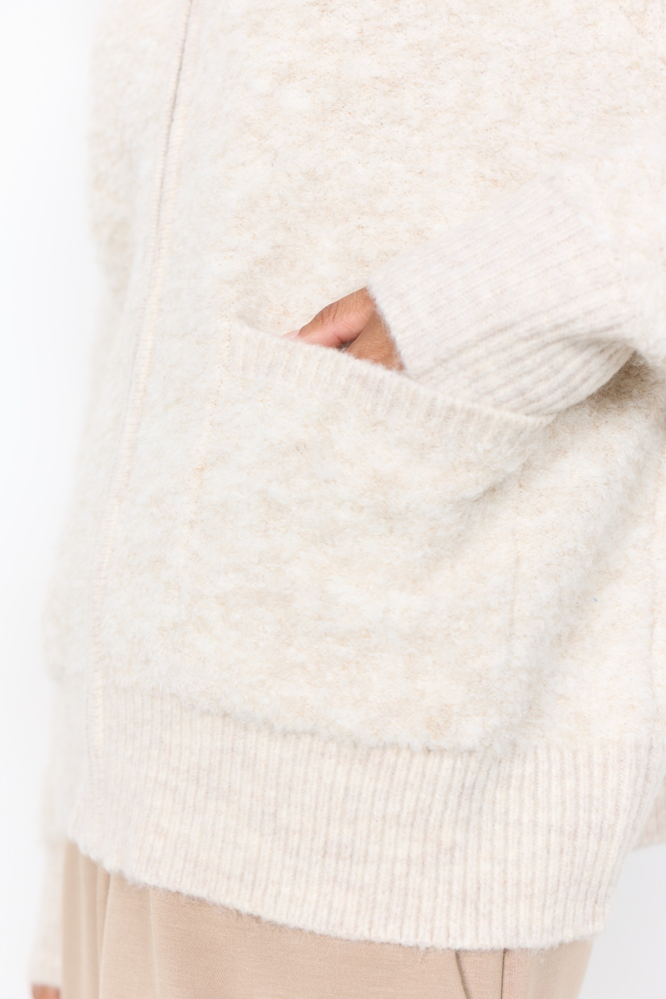 soyaconcept Strickjacke »SC-VENCHE 4« Materialmix, mit Kragen und Reißverschluss, Eingrifftaschen