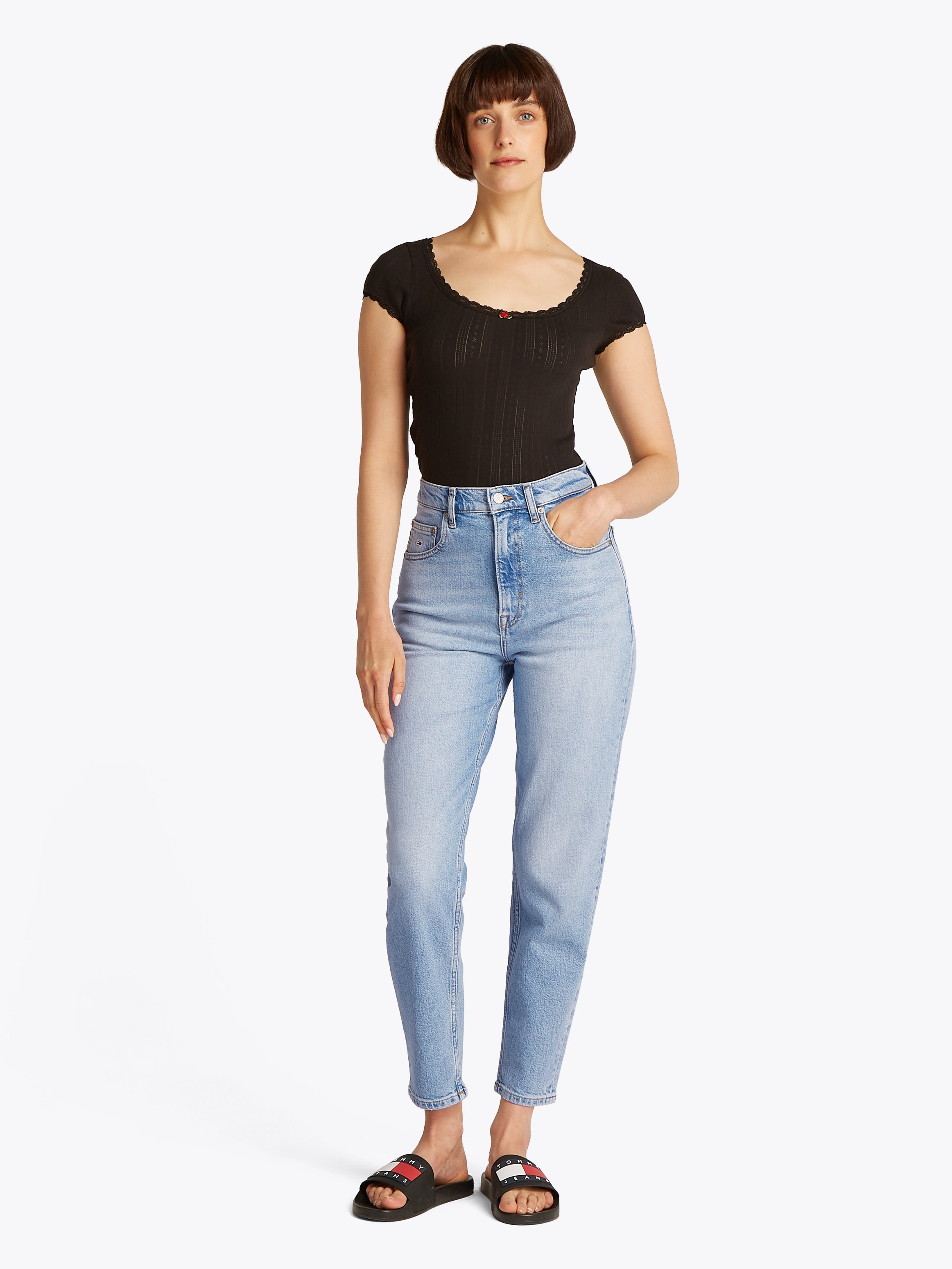 Tommy Jeans Mom-Jeans »MOM JEAN UH TPR«, mit Logo-Stickereien, in knöchelfreier Länge