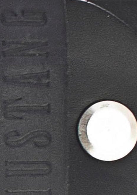 MUSTANG Ledergürtel, Klassische Dornschließe in leichter Used-Optik, 4 cm
