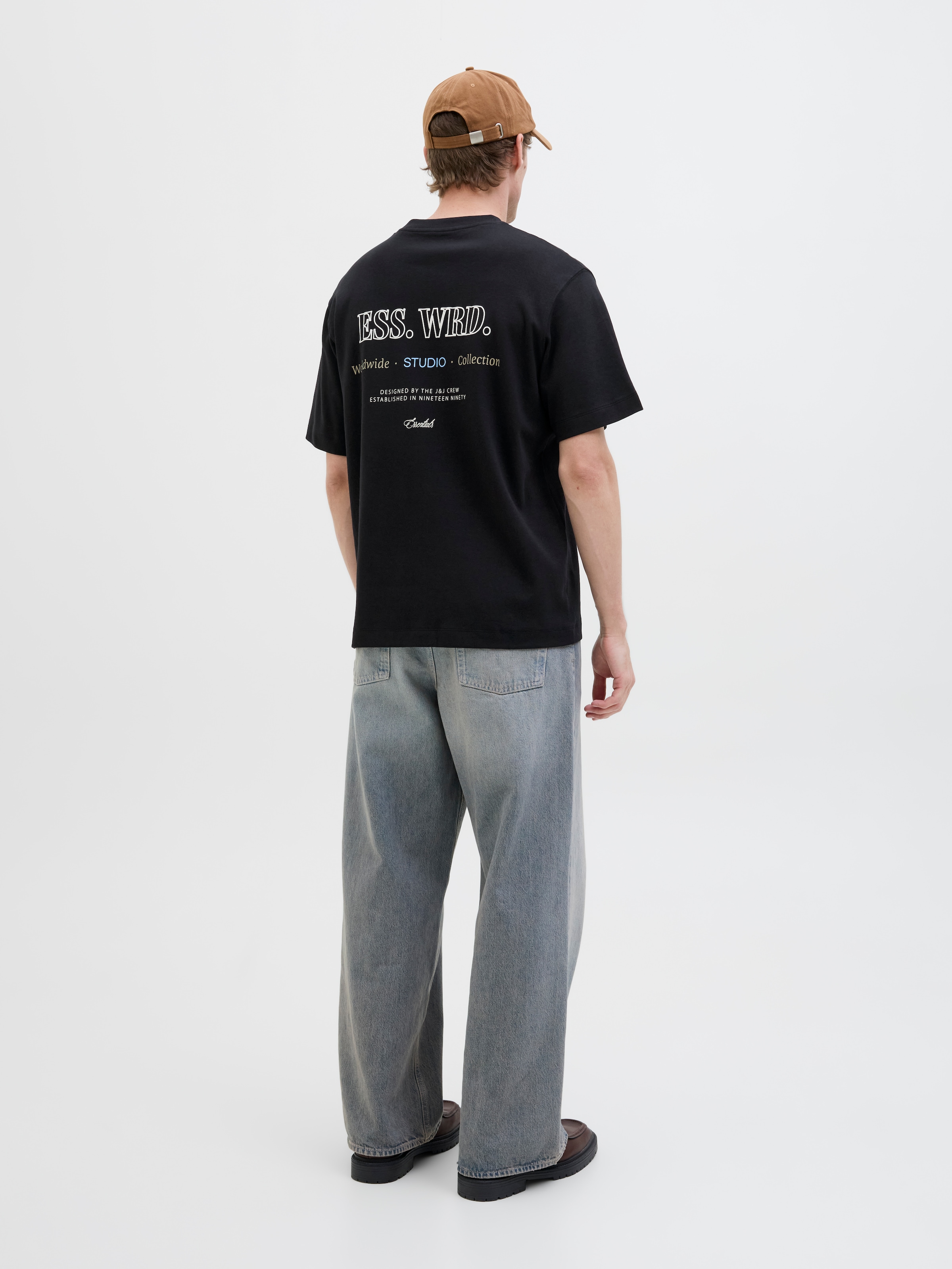 Jack & Jones Rundhalsshirt »JJEURBAN EDGE STUDIO TEE SS O-NECK NOOS«, mit Front und Back Print
