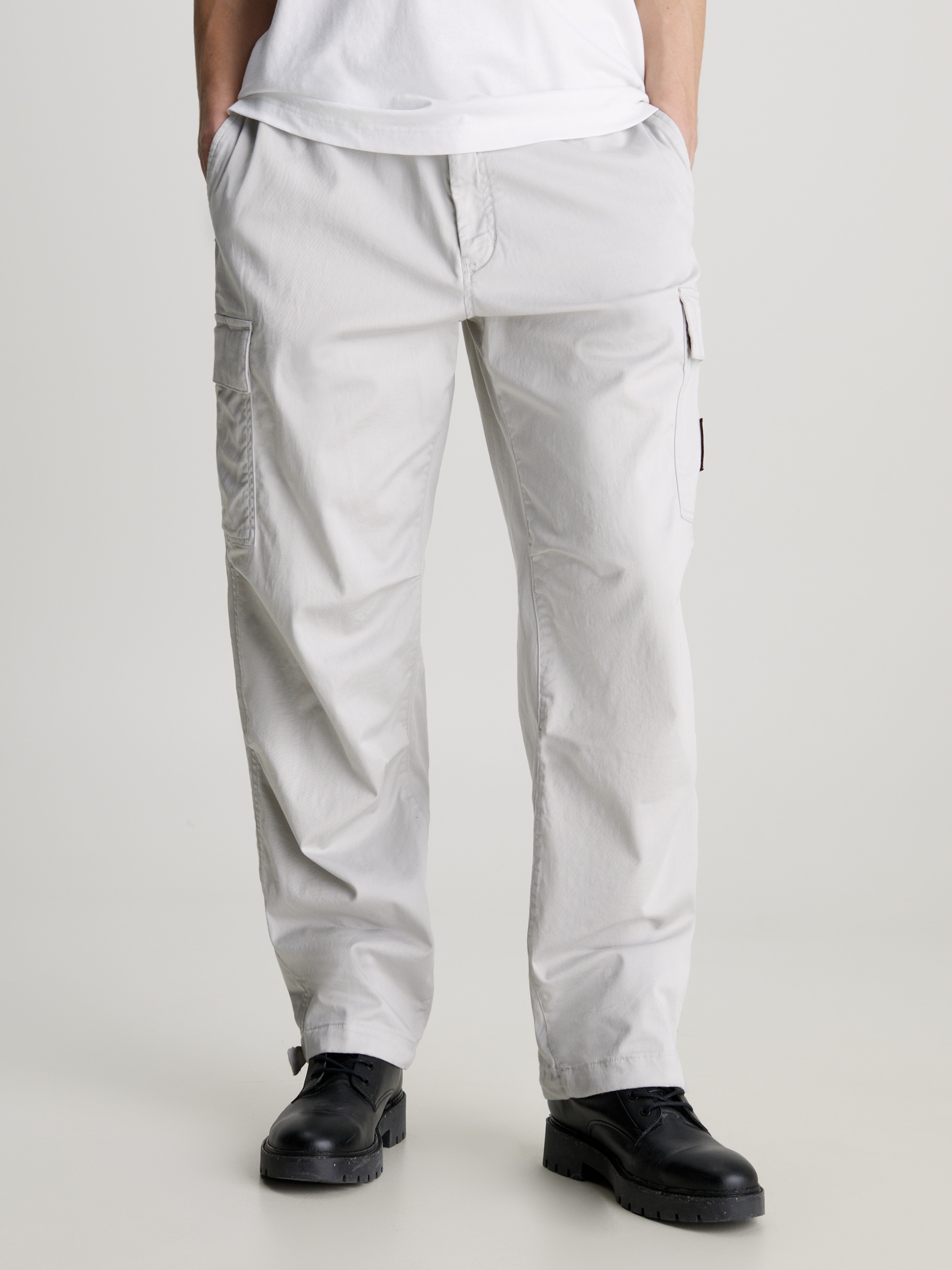 Cargohose »STRAIGHT CARGO PANT«, mit Calvin Klein Logo-Badge