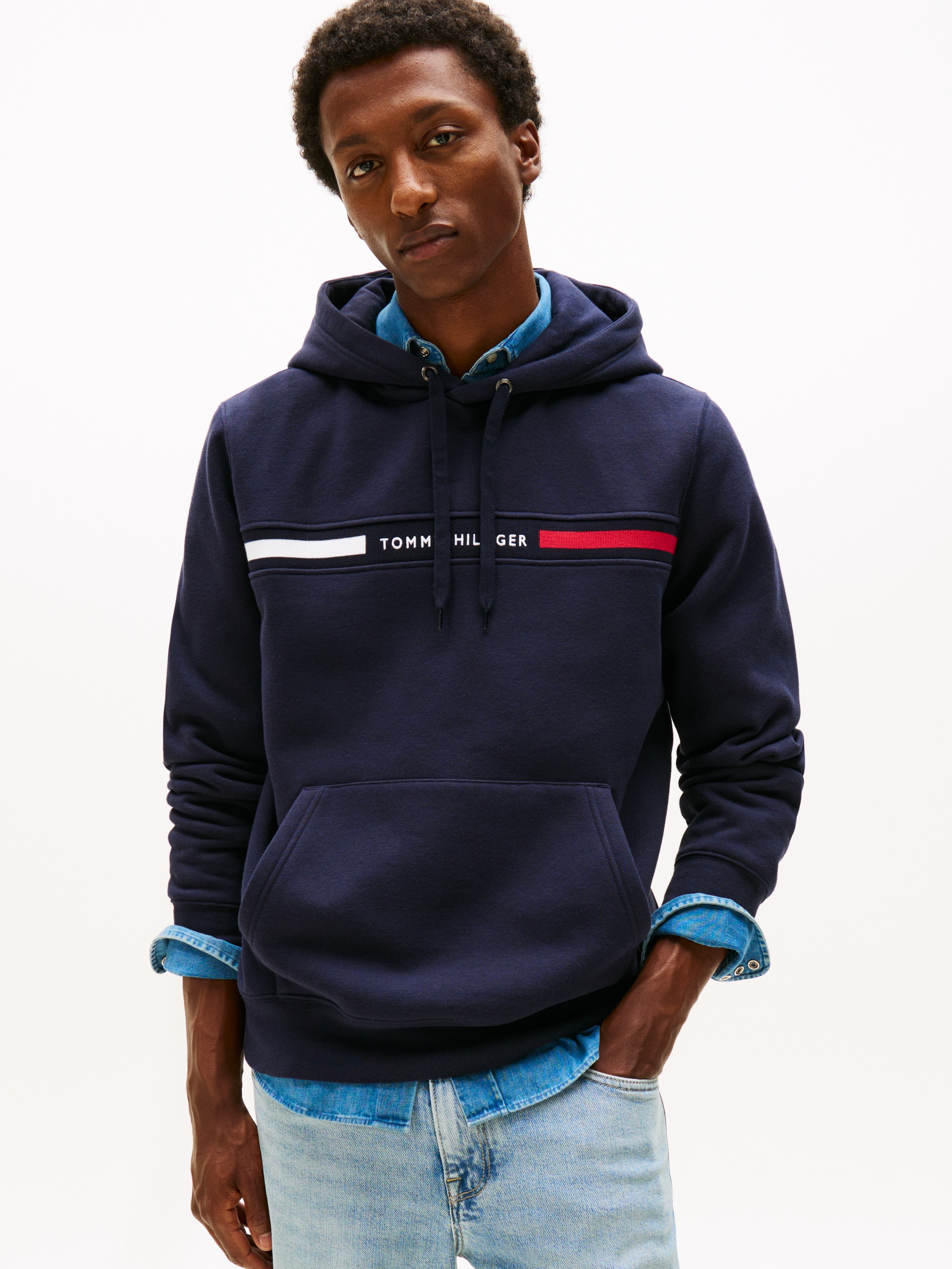 Tommy Hilfiger Kapuzensweatshirt »HILFIGER CHEST INSERT HOODY mit Kapuze und Logoschriftzug«, unifarben, casual, regular fit, Baumwollmix, Kapuze