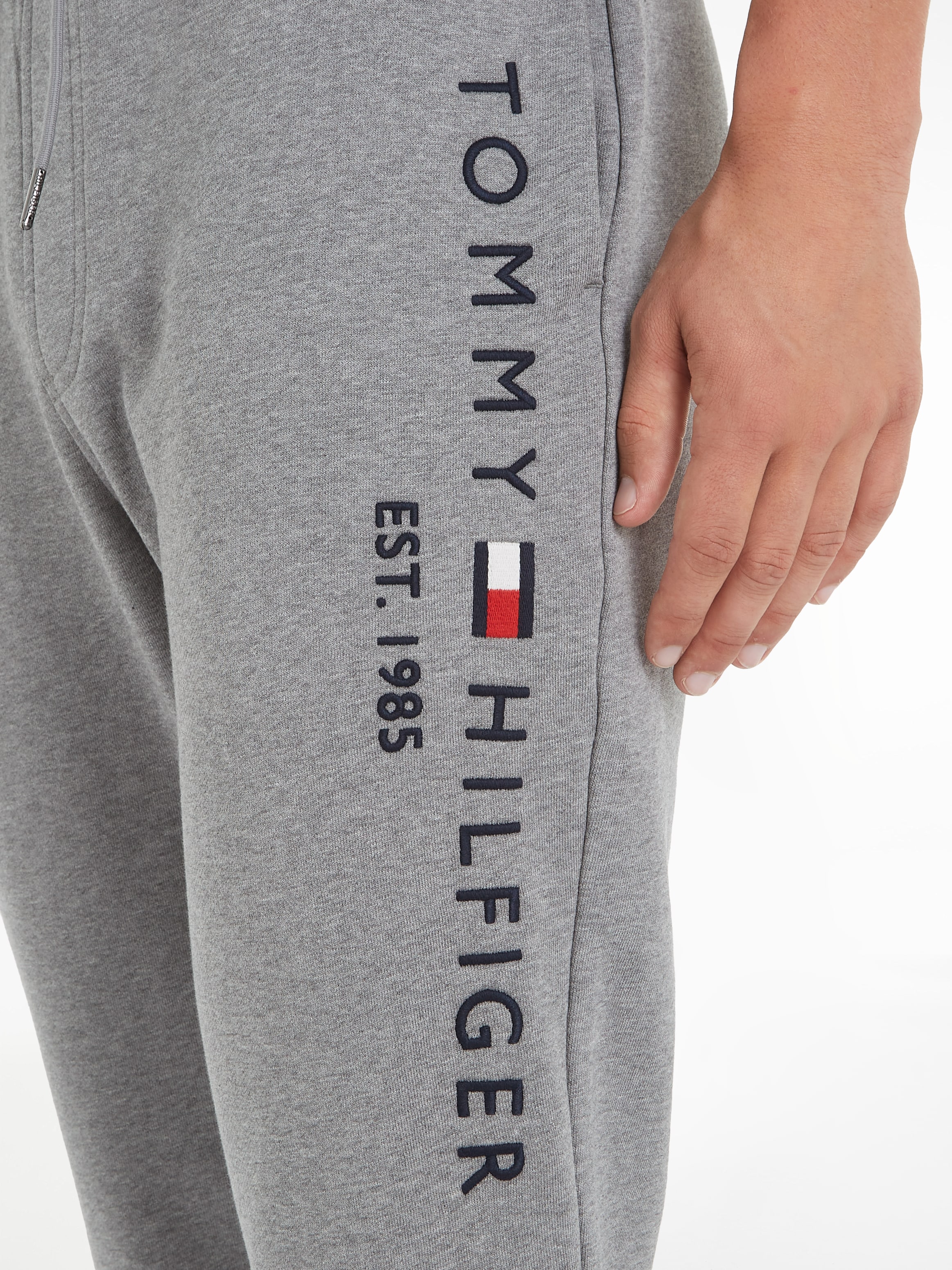 Tommy Hilfiger Sweathose »BASIC BRANDED SWEATPANTS«, mit großem Tommy Hilfiger Schriftzug