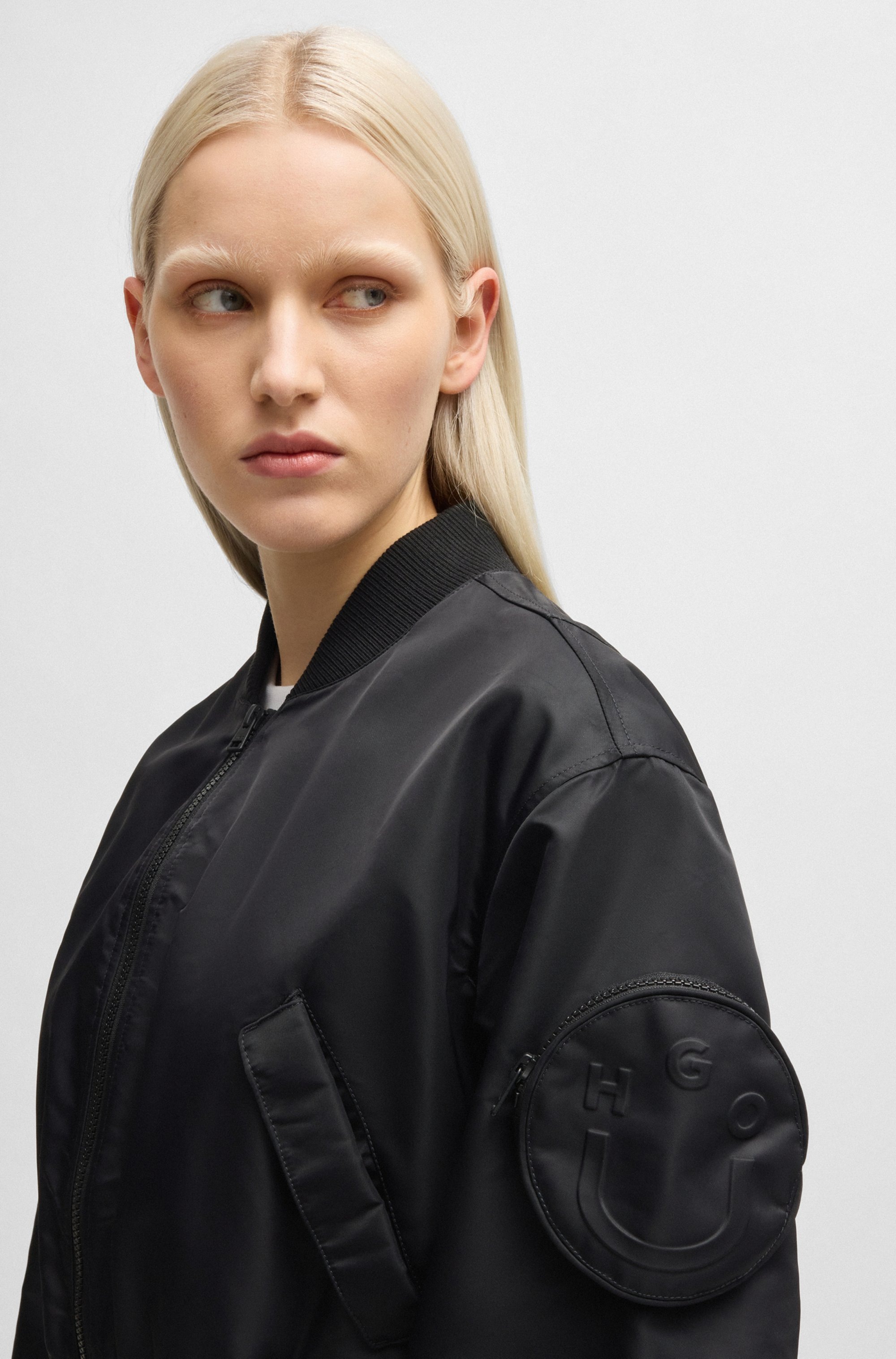 HUGO Blue Outdoorjacke »Foraia-1_B«, mit aufgesetzter Ärmeltasche, Bomberjacke Iconic Streetstyle