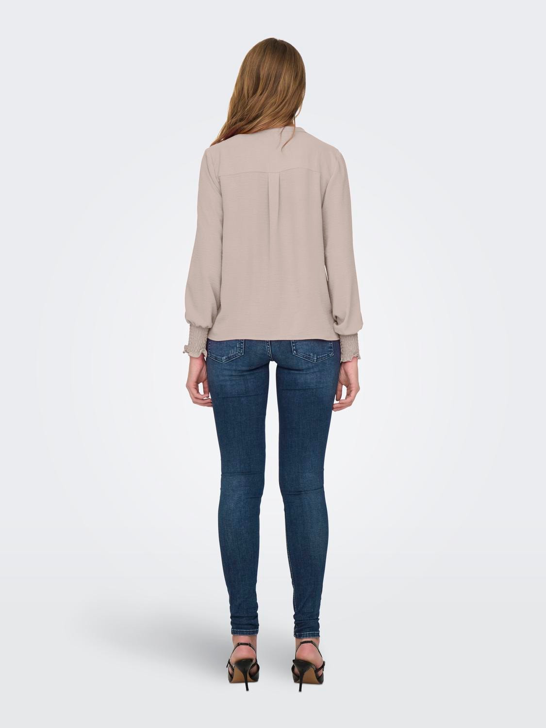ONLY Blusenshirt »ONLMETTE V-NECK LS SMOCK TOP NOOS WVN«