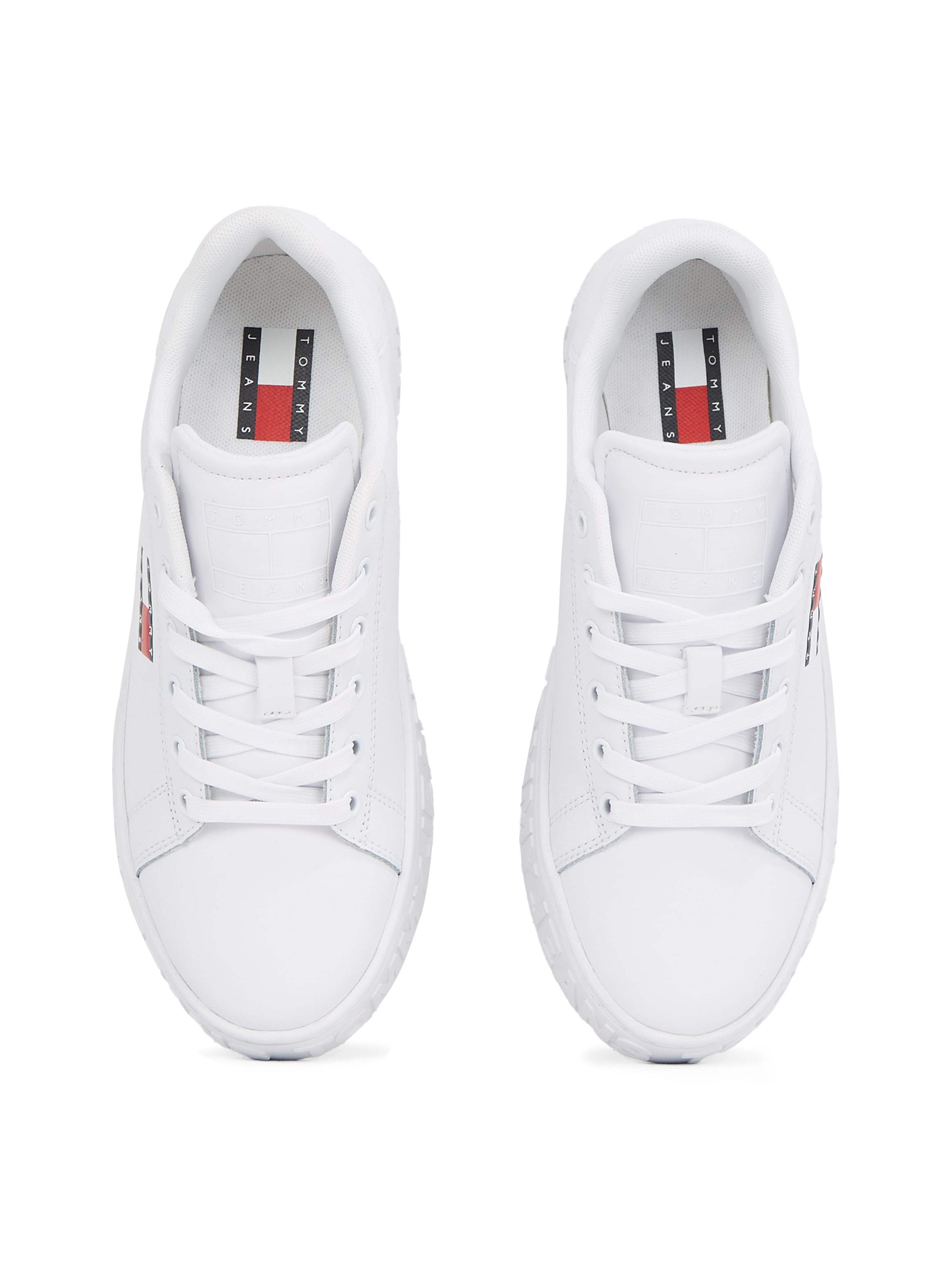 Tommy Jeans Plateausneaker »TJW LOGO OUTSOLE SNEAKER ESS«, Freizeitschuh, Halbschuh, Schnürschuh mit seitlicher Logoflagge