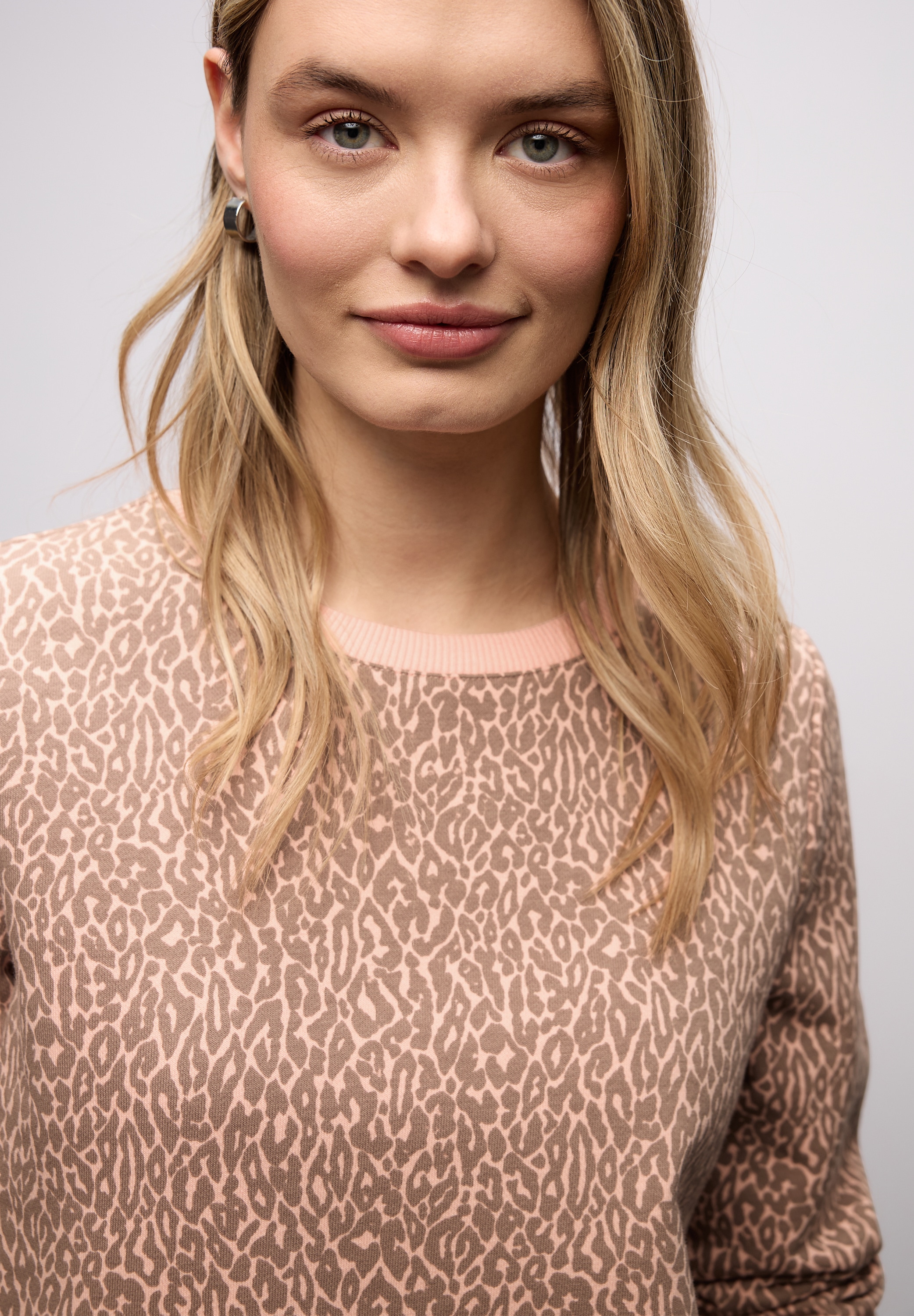 STREET ONE Sweatshirt , mit Leo-Print
