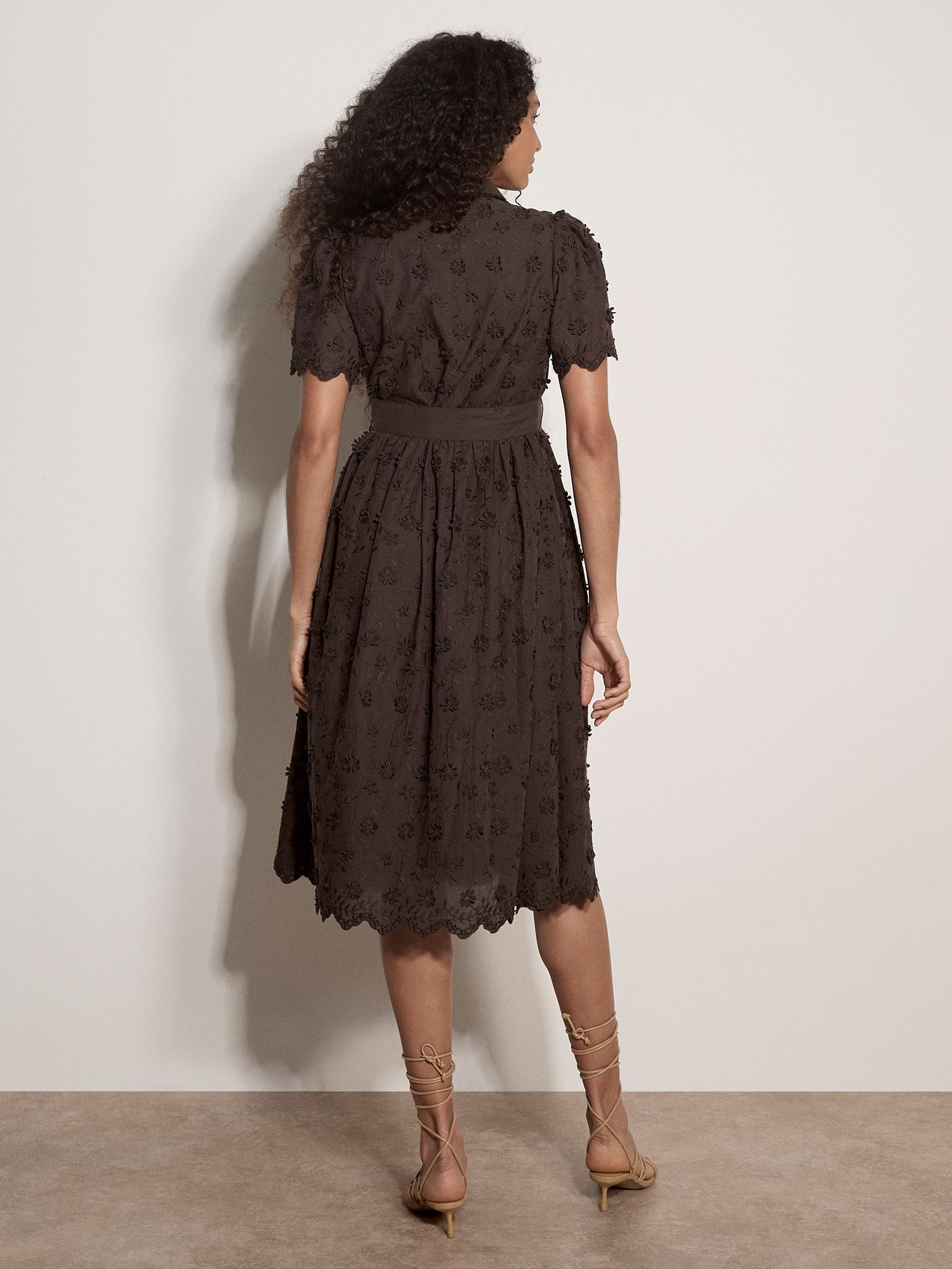 Apricot Midikleid »Baumwollkleid« Stoffgürtel,  mit Blumenstickerei