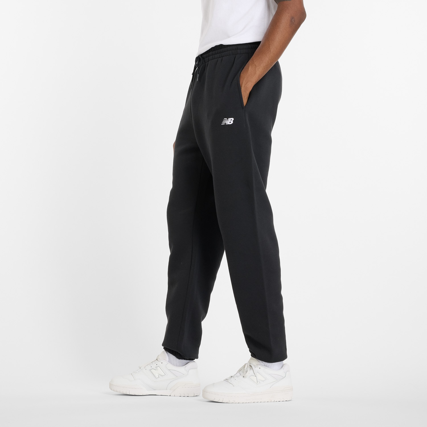 New Balance Jogginghose »SPORT ESSENTIALS FLEECE JOGGER«  mit Eingrifftaschen, lockere Passform