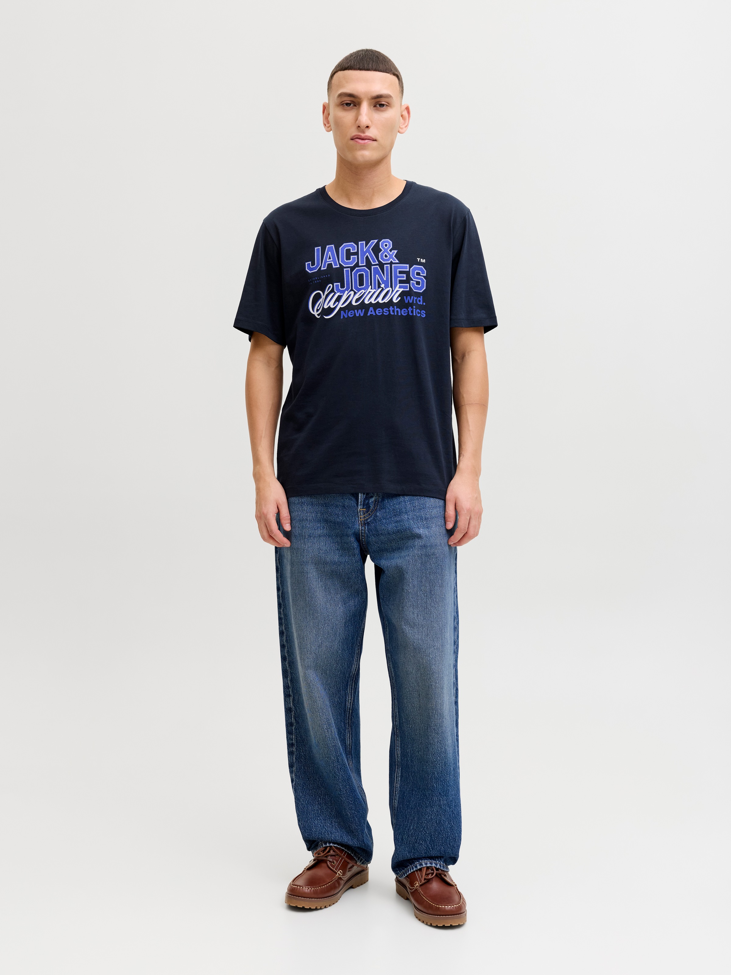 Jack & Jones Rundhalsshirt »JJELOGO TEE SS O-NECK 2 COL SS26 SN« mit Grafikprint