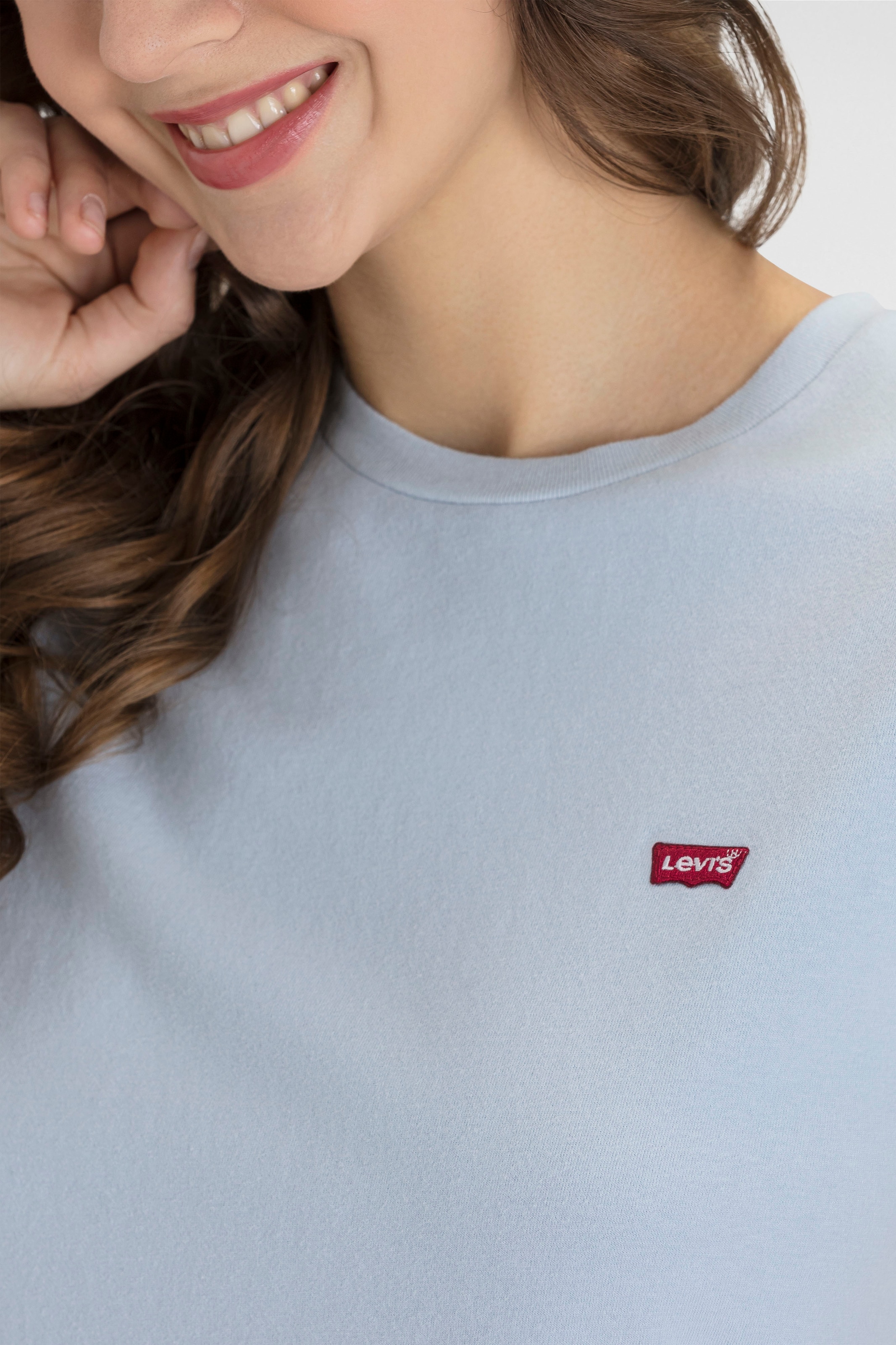 Levi's® T-Shirt »TEE Minilogo«, mit kleiner Logostickerei