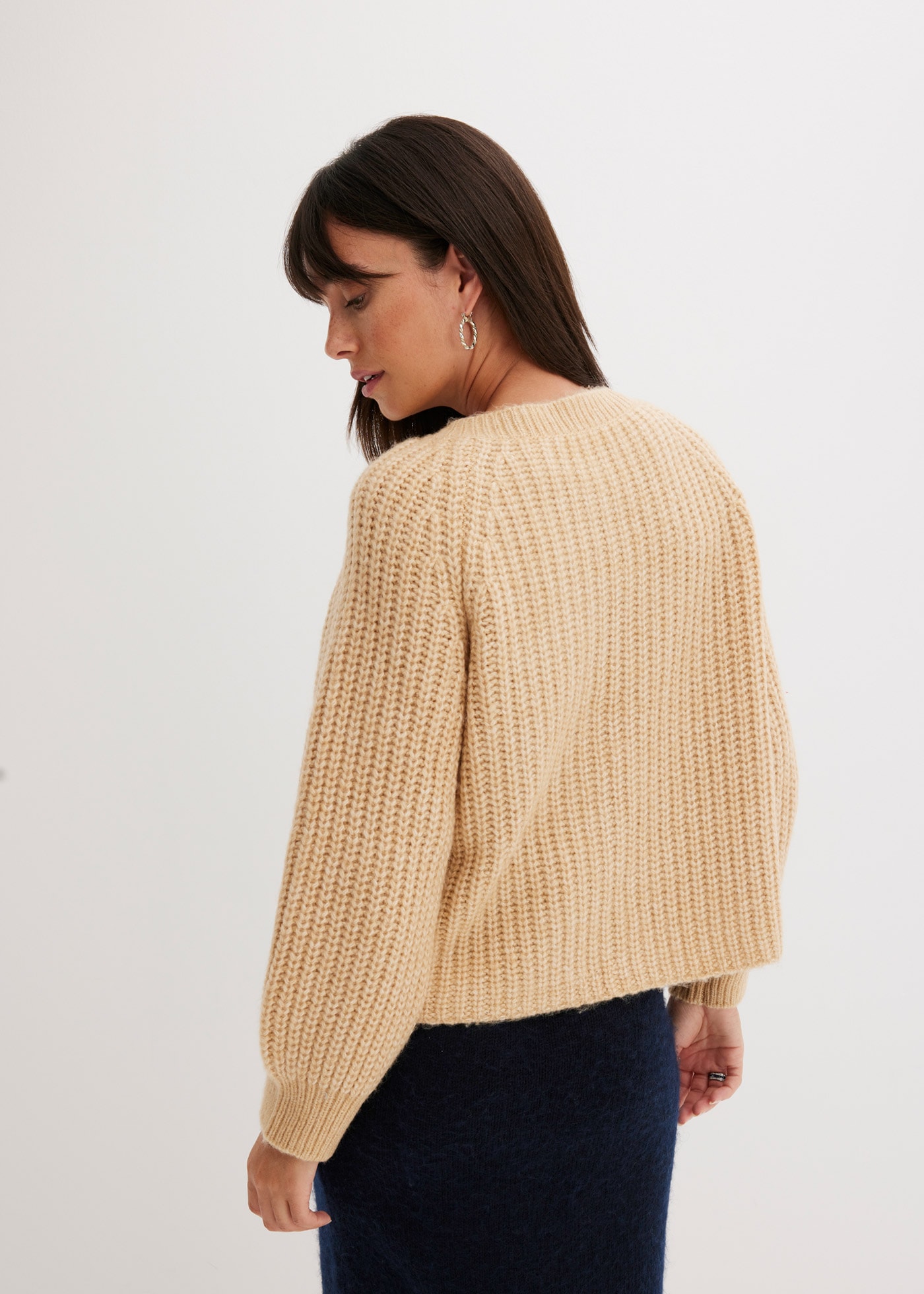 bonprix Strickjacke »Oversize-Strickjacke« Oversize-Schnitt, lockere Passform, modischer Stil, mit Knopfleiste