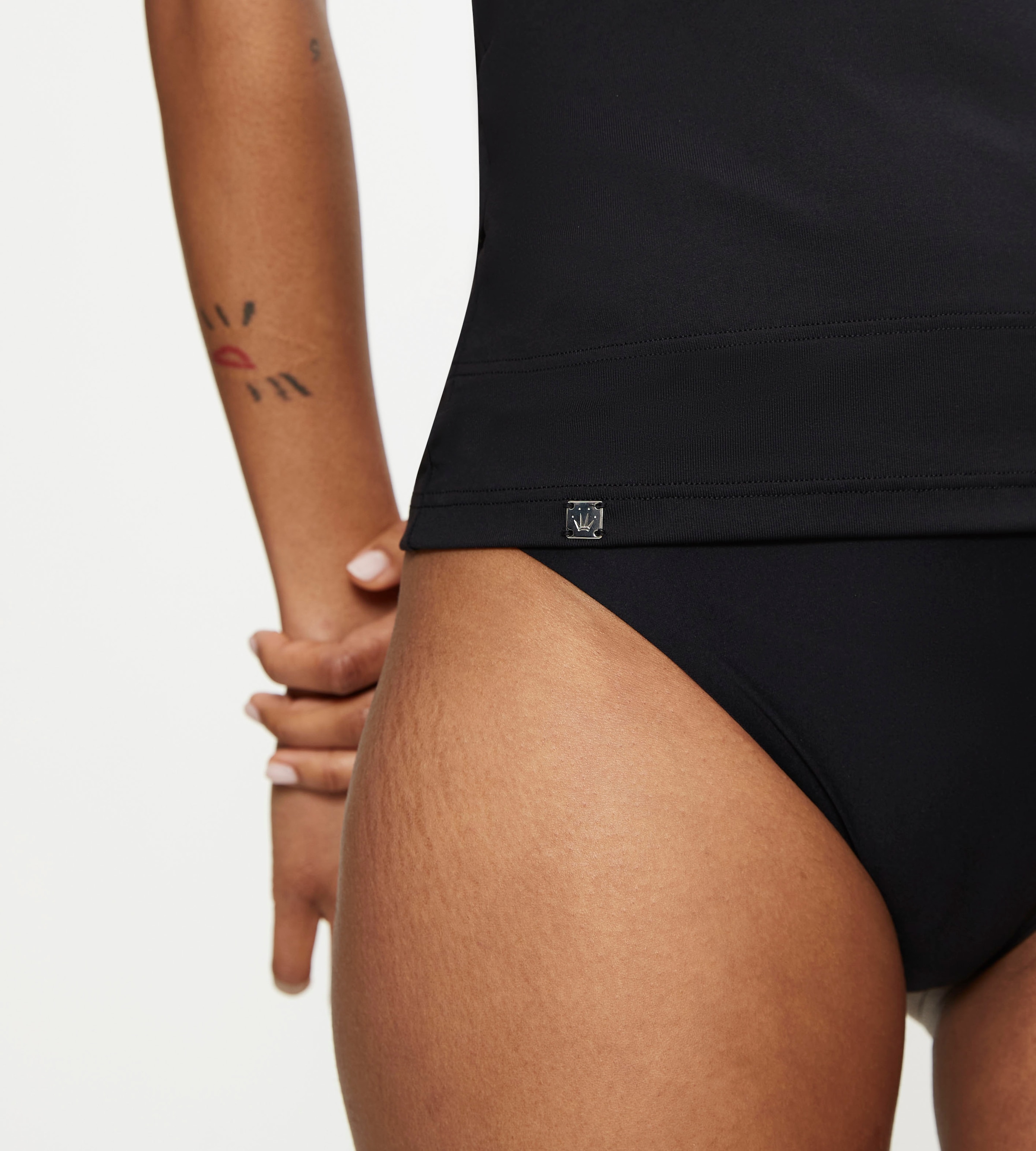 Triumph Shapinghemd »Trendy Sensation« breite Träger, Shape-Effekt, tiefer Rundhals-Ausschnitt