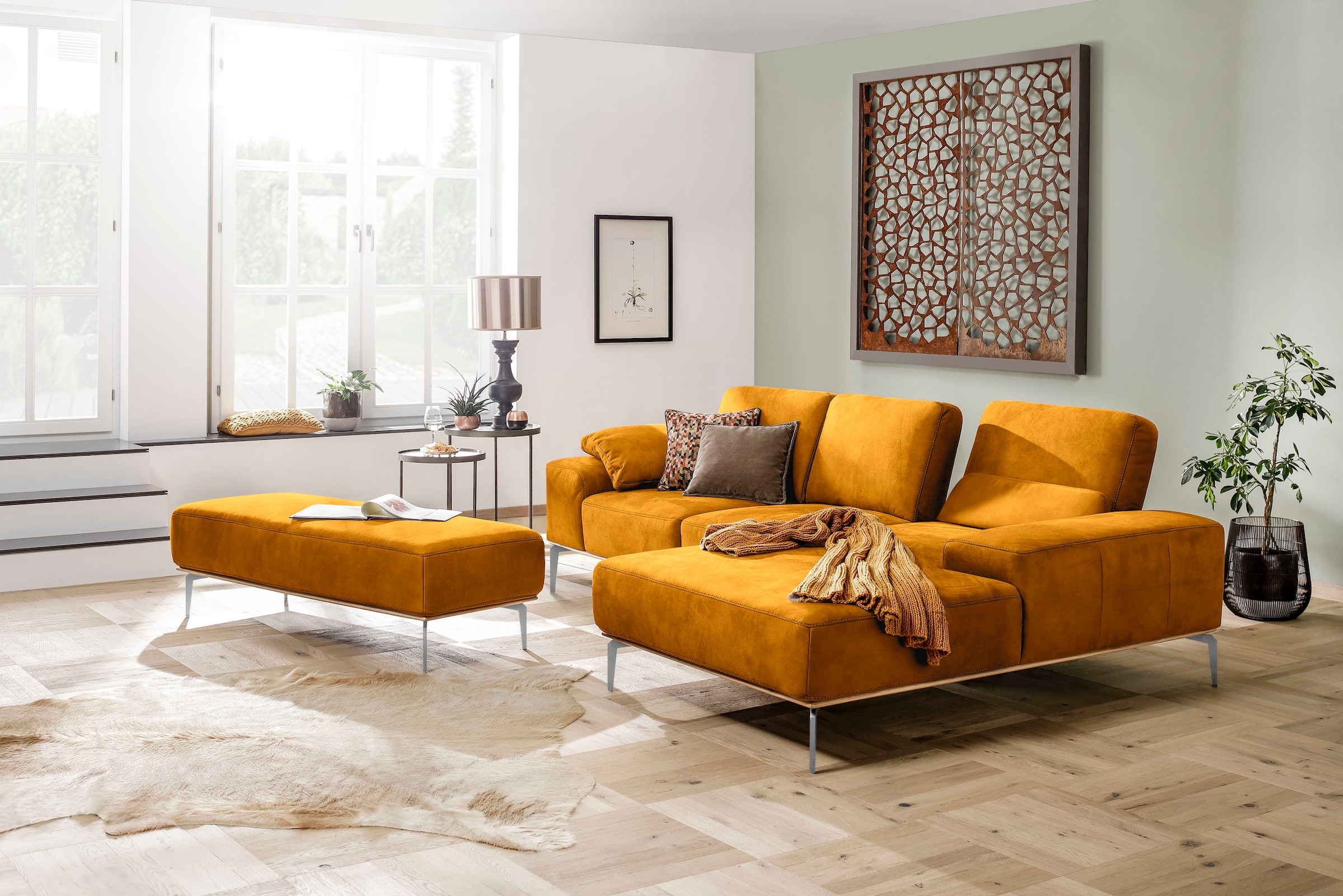 W.SCHILLIG Ecksofa »run, Designsofa mit tollem Sitzkomfort,  L-Form« mit elegantem Holzsockel, Füße in Chrom glänzend, Breite 279 cm