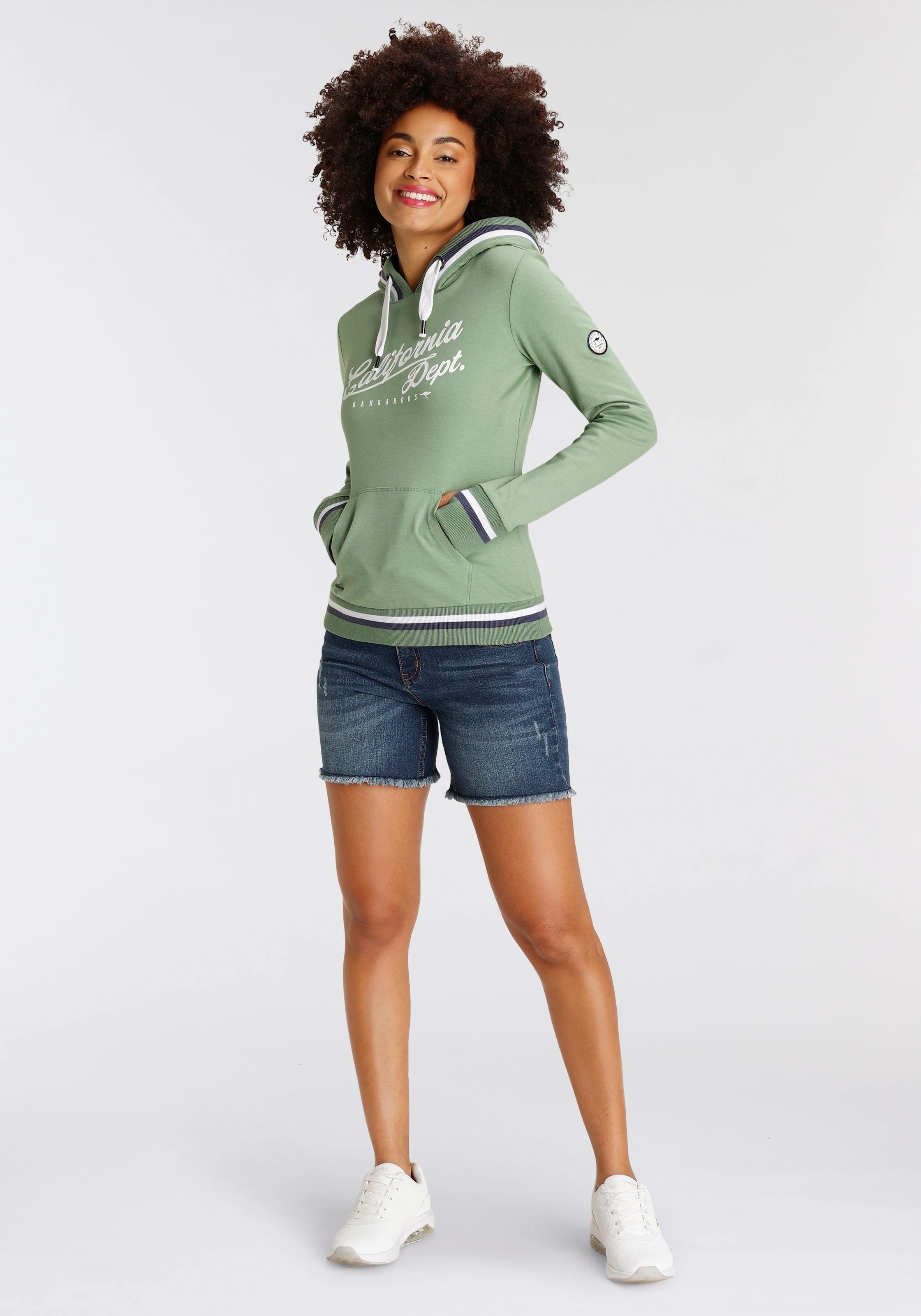 KangaROOS Kapuzensweatshirt, Langarm, figurbetont, mit Kapuze, aus Baumwolle