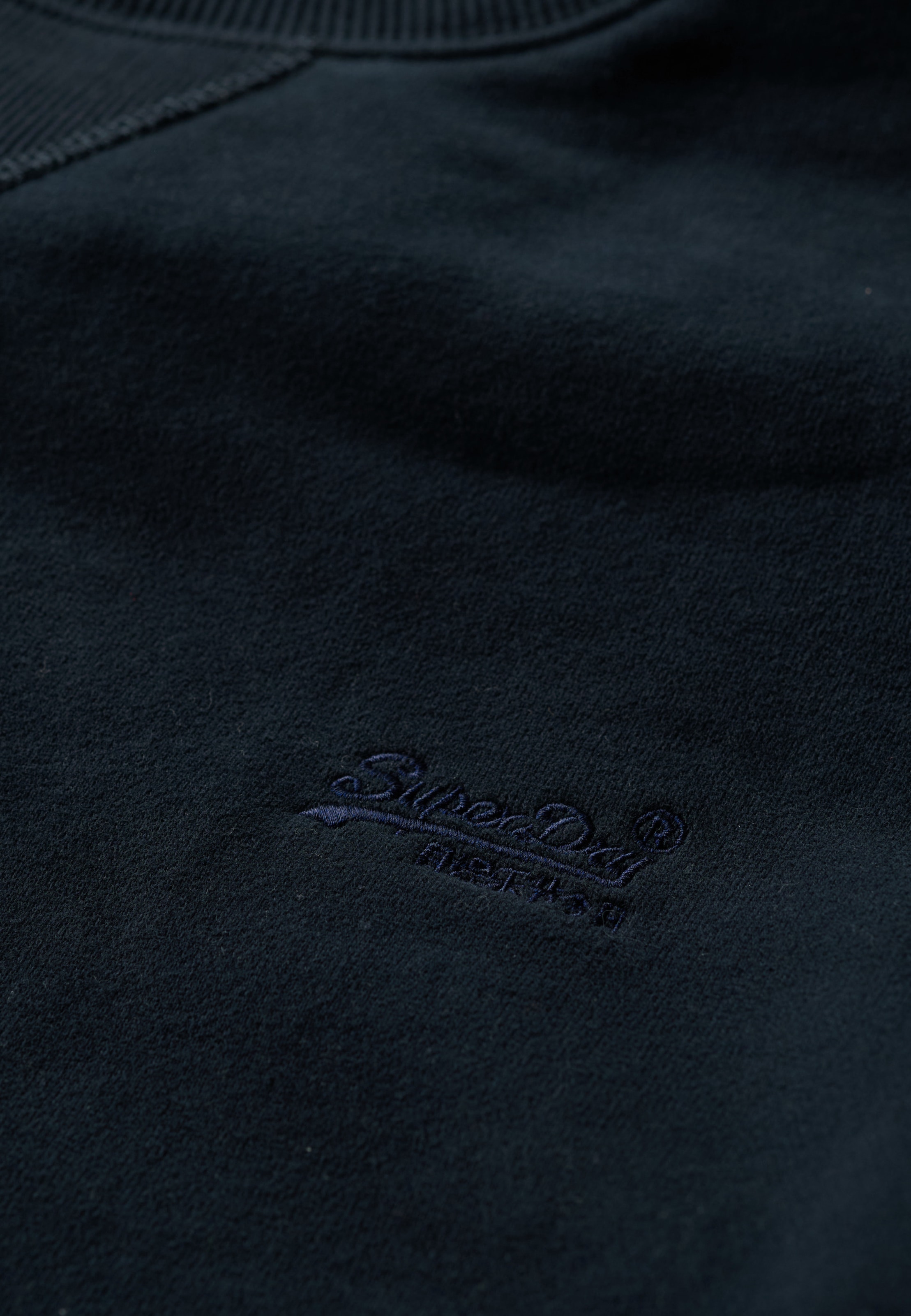 Superdry Sweatshirt »ESSENTIAL LOGO CREW SWEATSHIRT«