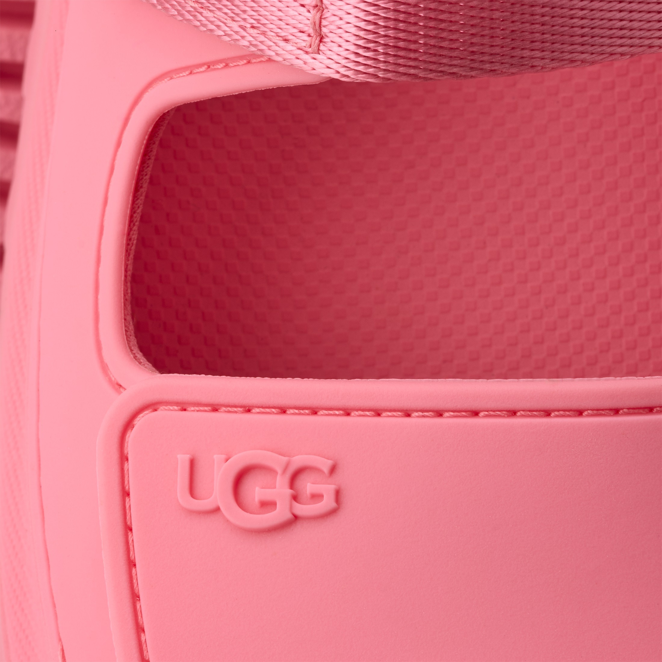 UGG Plateausandale »GOLDENGLOW«, Sommerschuh, Strandschuh, Plateausandale mit Klettverschlüsse