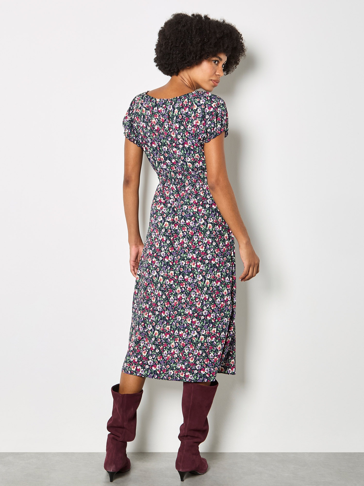 Apricot Midikleid »Midikleid« mit zierlichem Blumenmuster