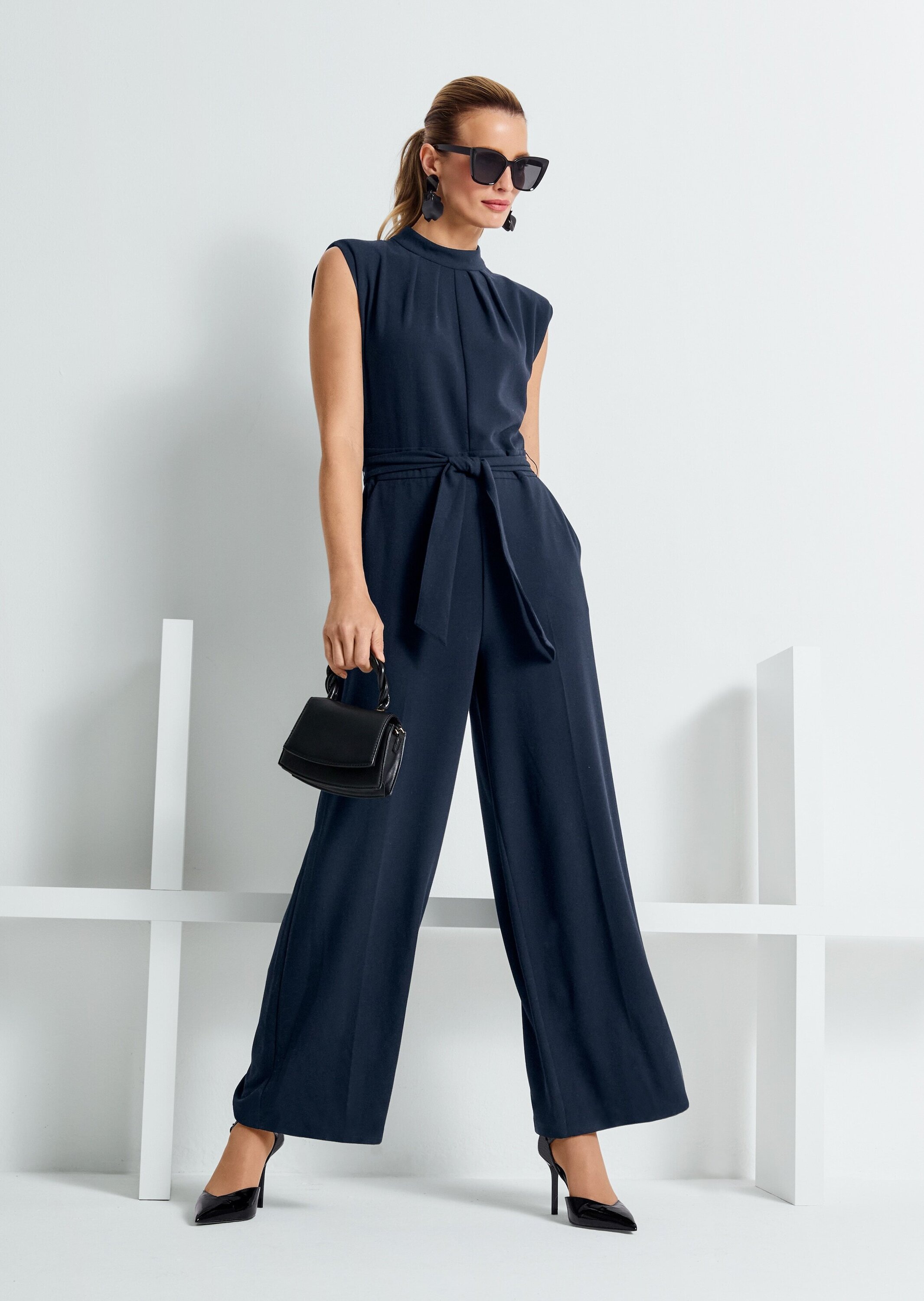 MADELEINE Overall »Overall Eleganter Jumpsuit mit Stehkragen«