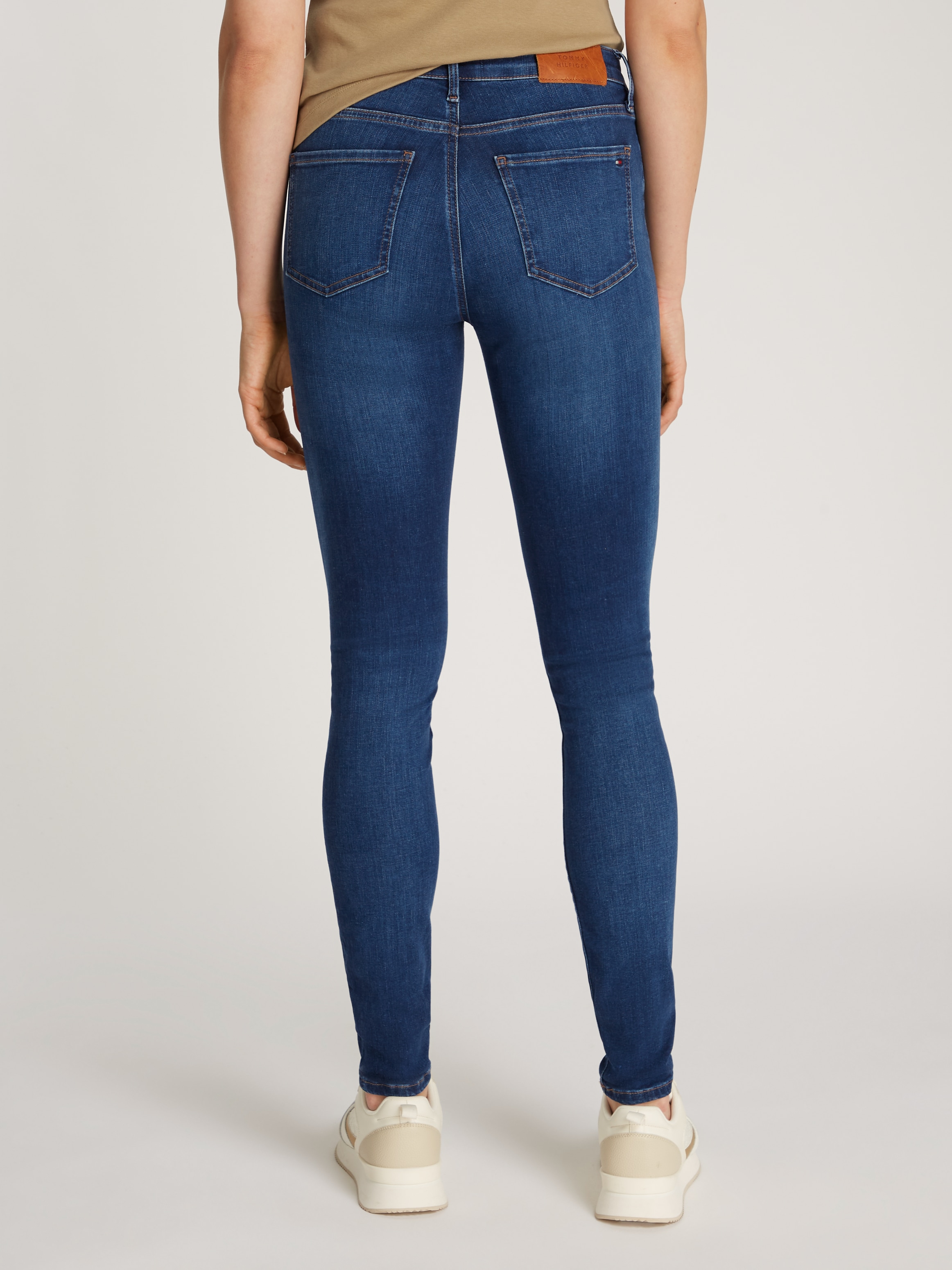 Tommy Hilfiger Skinny-fit-Jeans »COMO Skinny Regular Waist«, mit Logo-Badge, in Knöchellänge