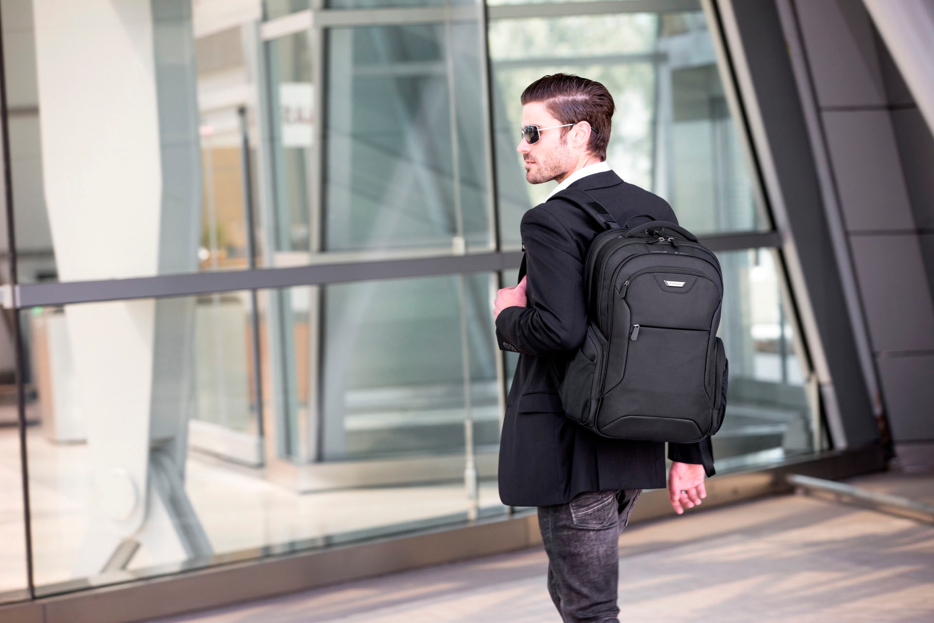 Targus Laptoprucksack »Corporate Traveller (15-15.6)«, Militärstandard 1680D, SafePort x D3O Fall- und Seitenschutz