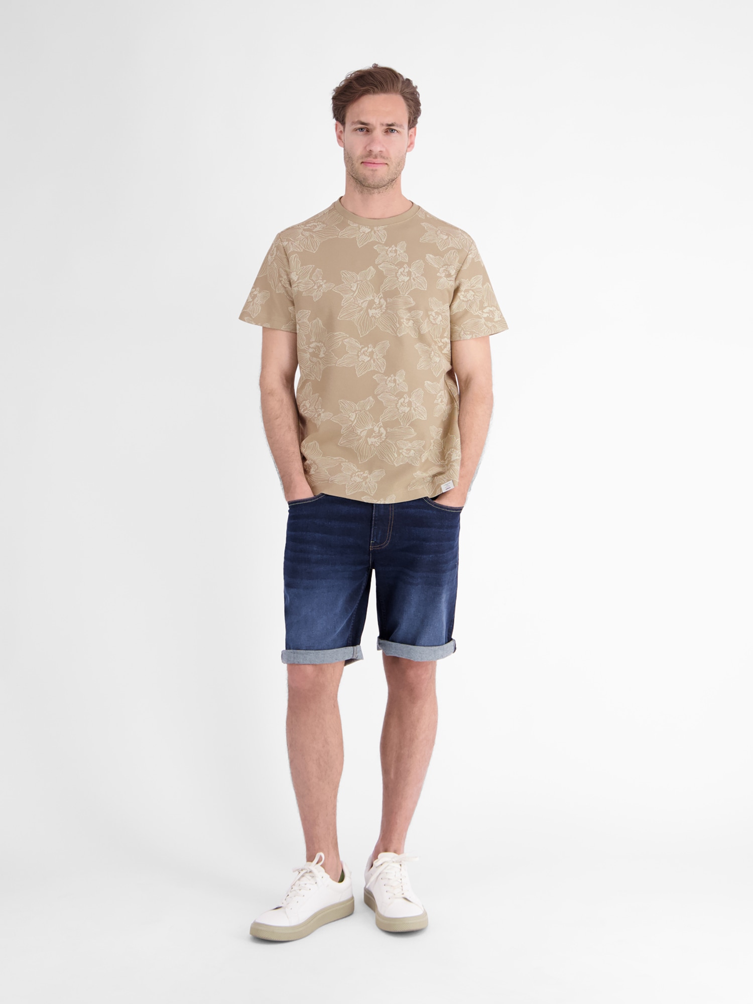 LERROS T-Shirt »T-Shirt mit floralem Print und O-Neck in Jersey-Qualität«