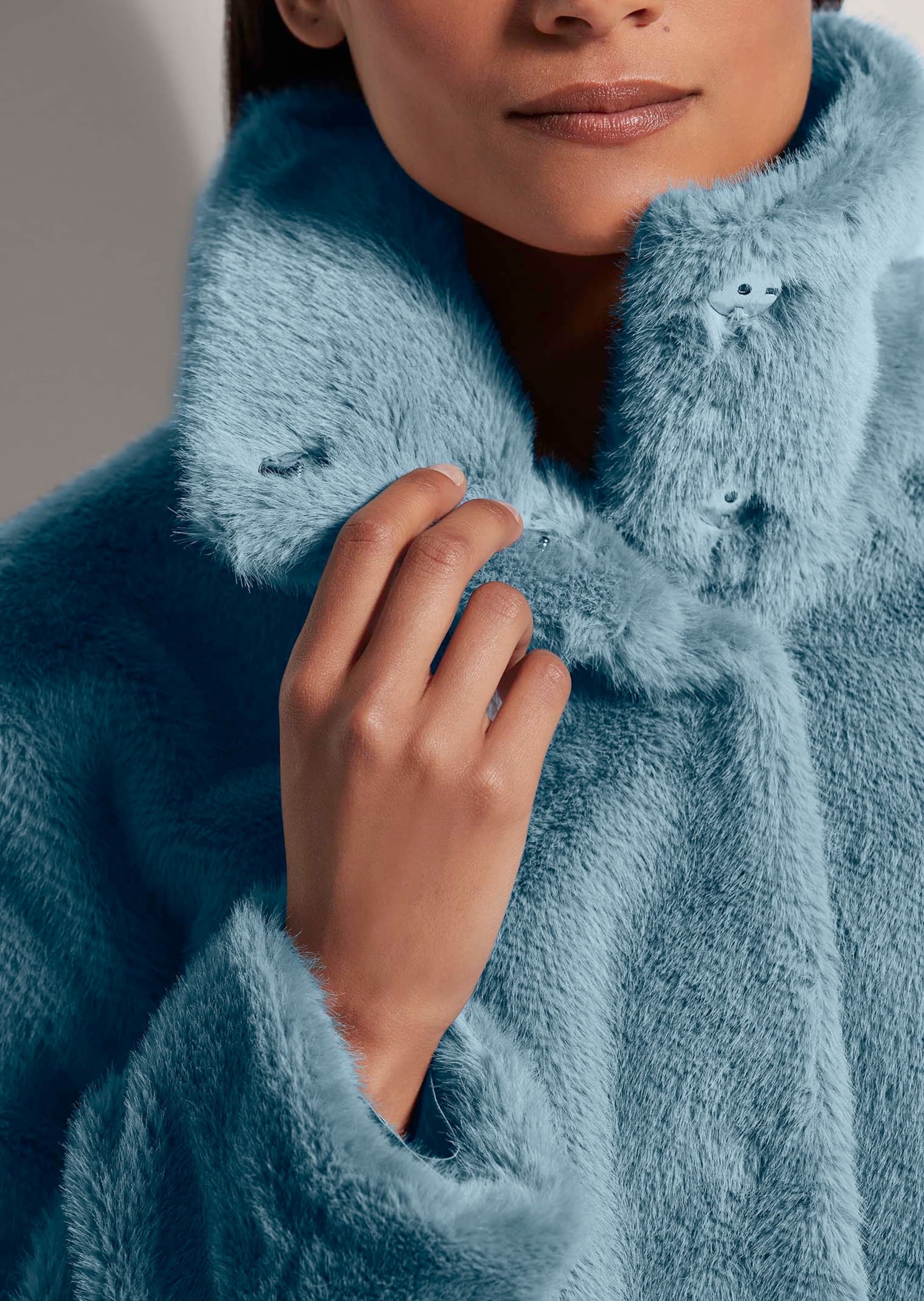 MADELEINE Kurzjacke »Jacke Webpelz-Kurzjacke mit Stehkragen«