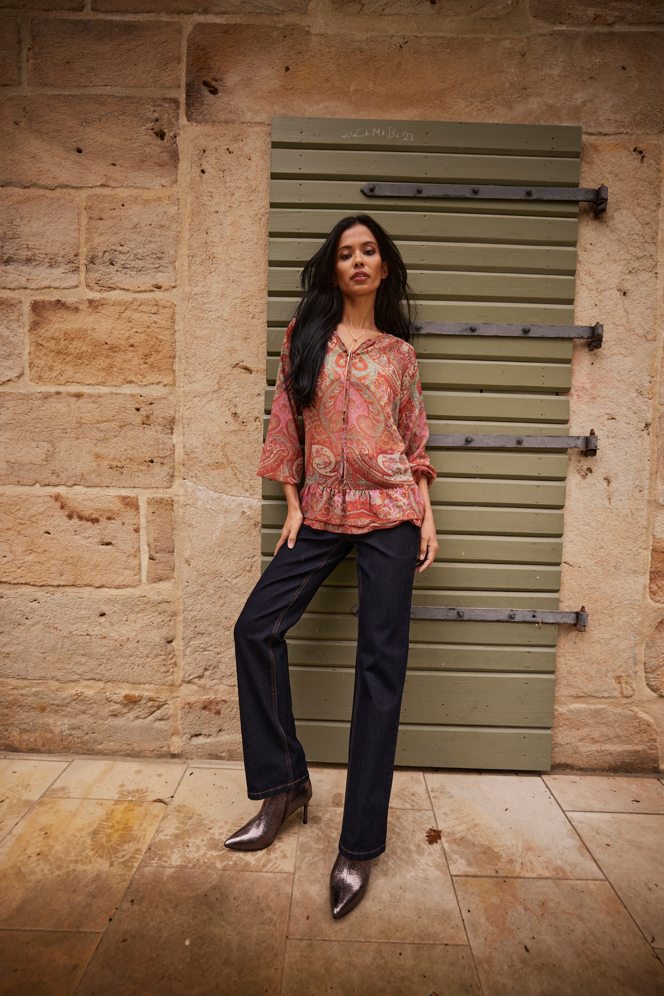 Aniston SELECTED 5-Pocket-Jeans in Straight-Form und dunkler, moderner Waschung - NEUE KOLLEKTION