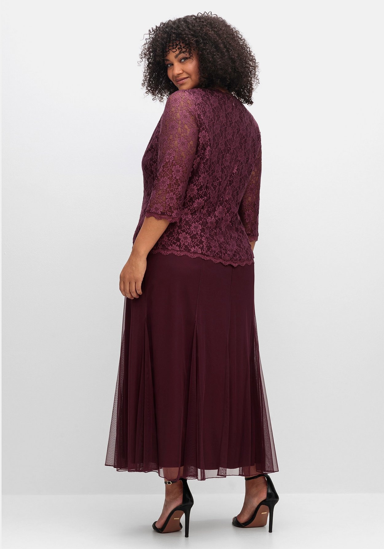 Sheego Abendkleid »Abendkleid mit Spitzenoberteil und Chiffonrock«, mit Spitzenoberteil und Chiffonrock